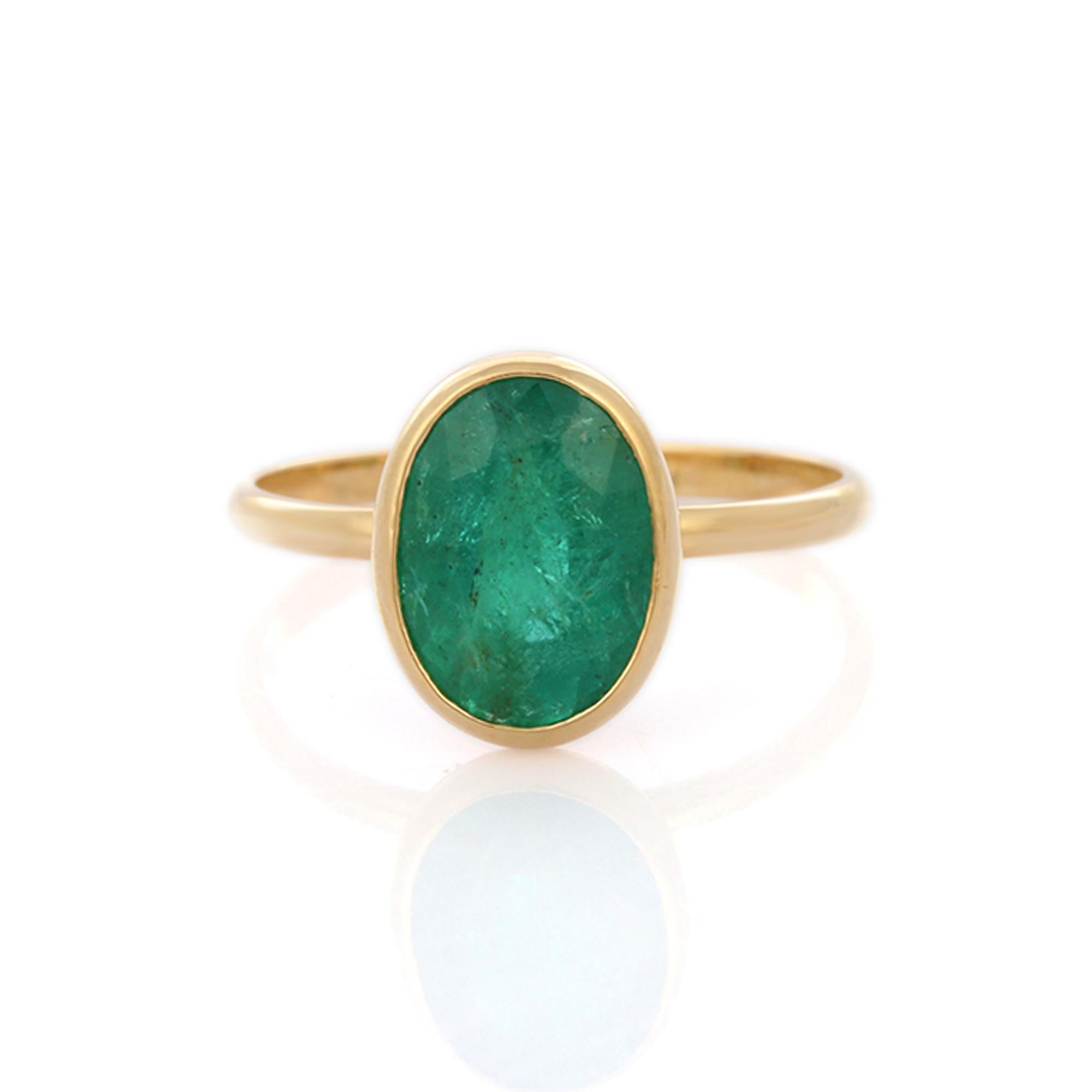 For Sale:  2.75 Carat Oval Green Emerald Unisex Ring 18k Solid Yellow Gold  5