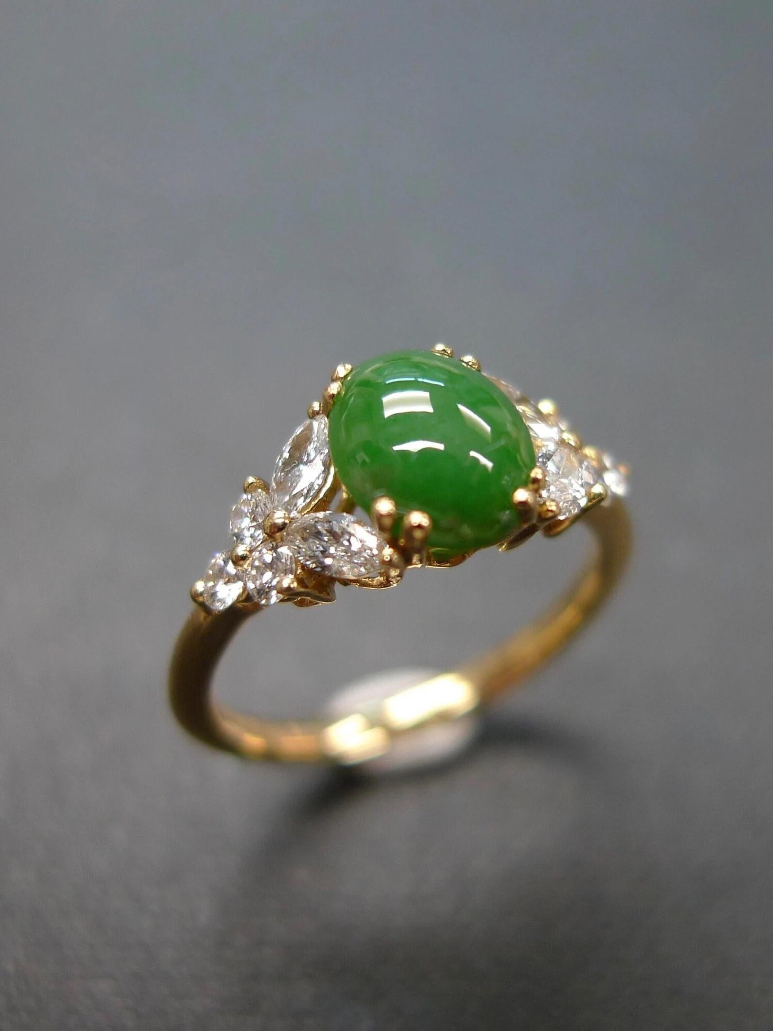 in vendita:  Anello con giada verde ovale naturale e diamanti in oro giallo 18 carati 3