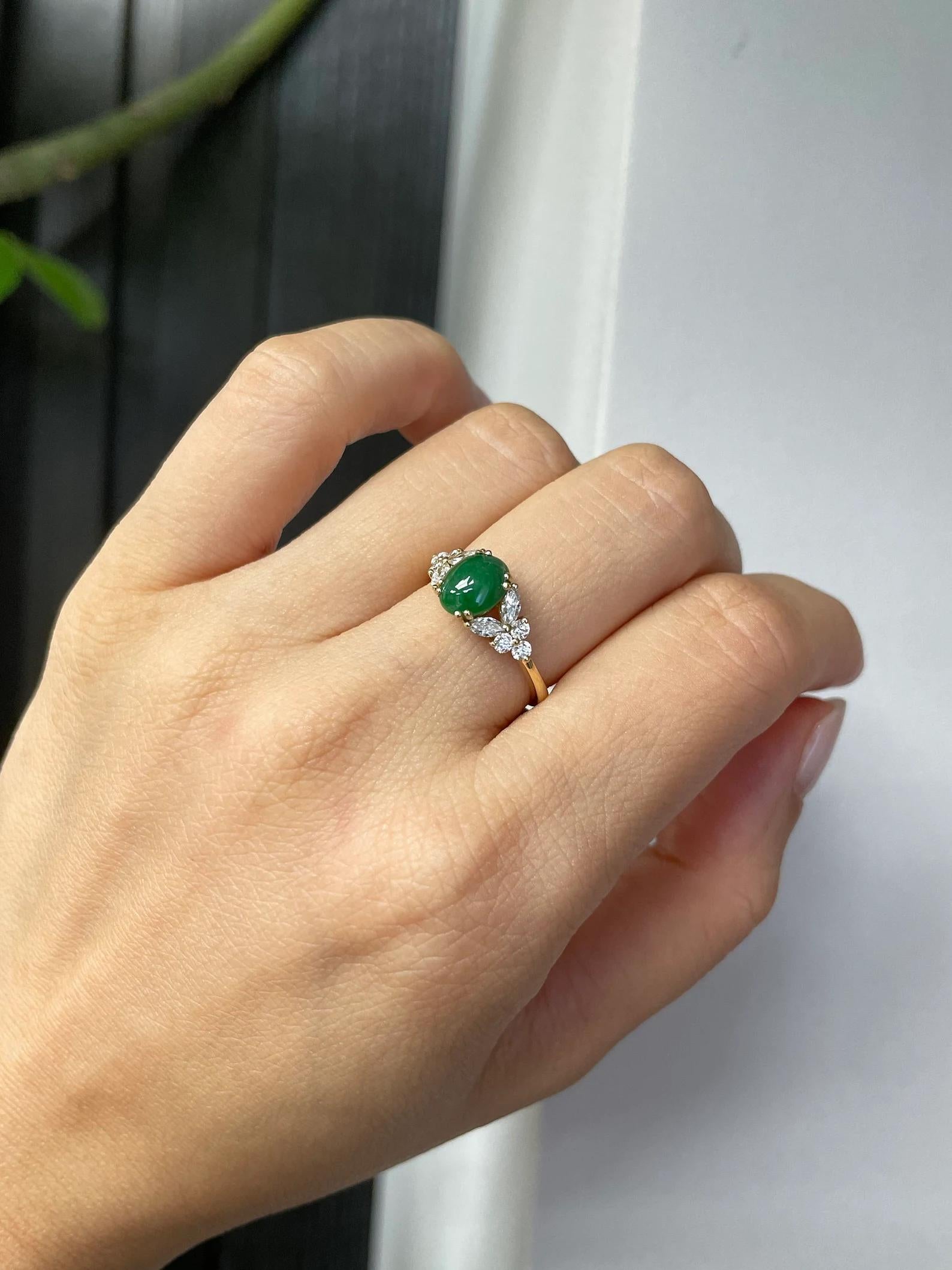 in vendita:  Anello con giada verde ovale naturale e diamanti in oro giallo 18 carati 4