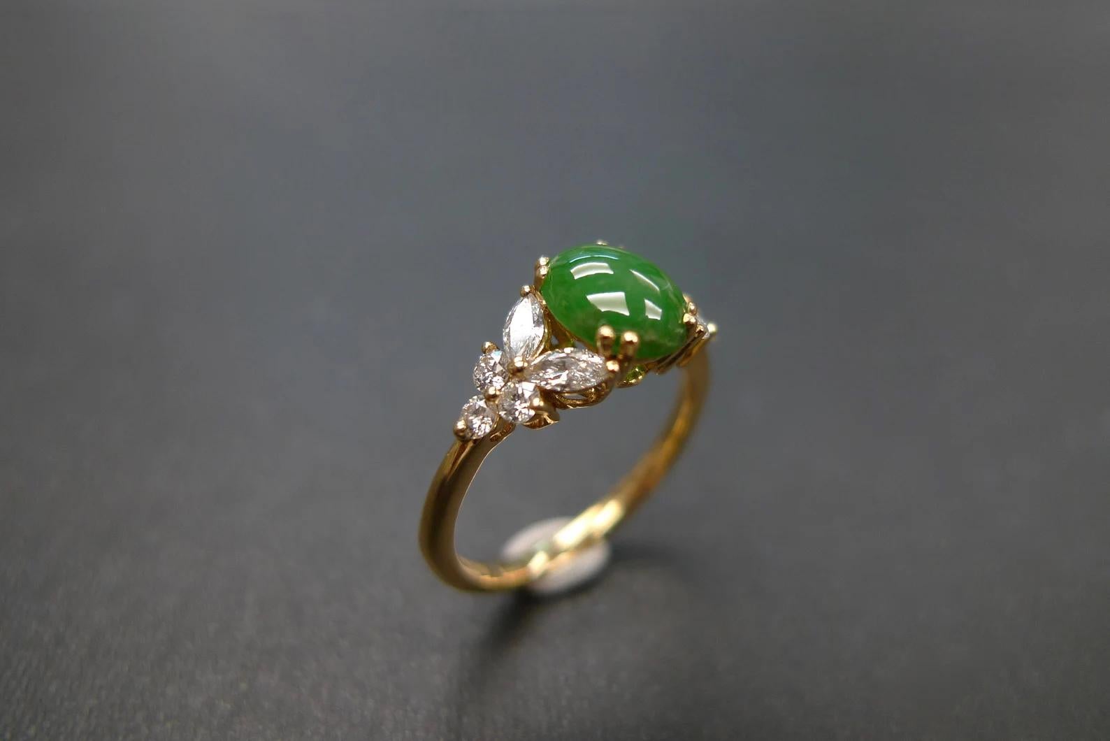 in vendita:  Anello con giada verde ovale naturale e diamanti in oro giallo 18 carati 6