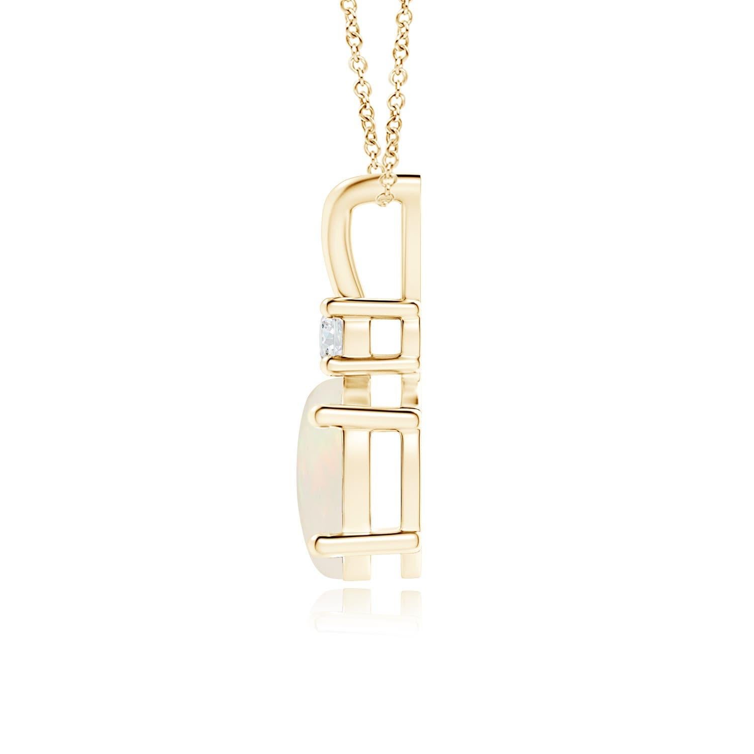 Il bellissimo opale ovale incastonato è sormontato da un diamante scintillante. Questo classico ed elegante ciondolo con balla a V è realizzato in oro giallo 14k. Disponibile in diversi pesi di caratura. 

L'opale è la pietra di nascita del mese di