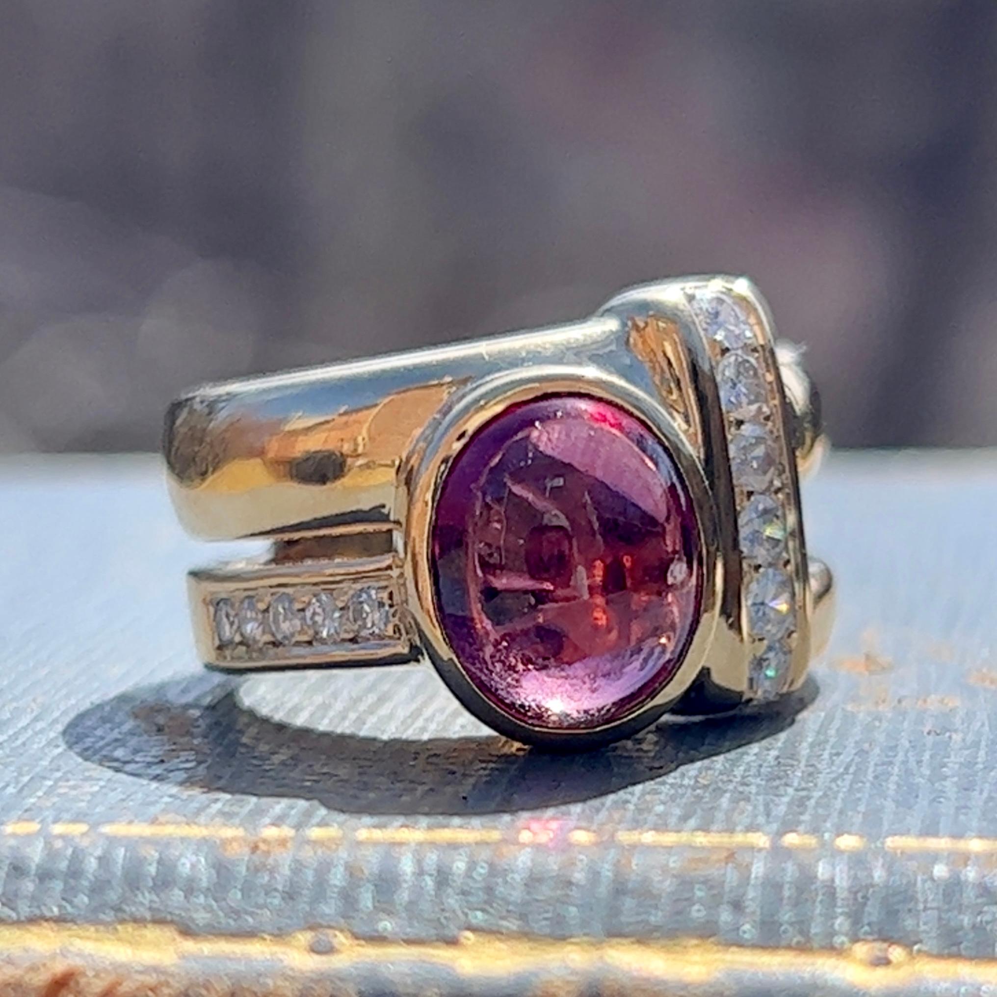 Natural Oval Pink Rhodolite Garnet and Diamond Ring in 18K Gold In Good Condition In Towson, MD