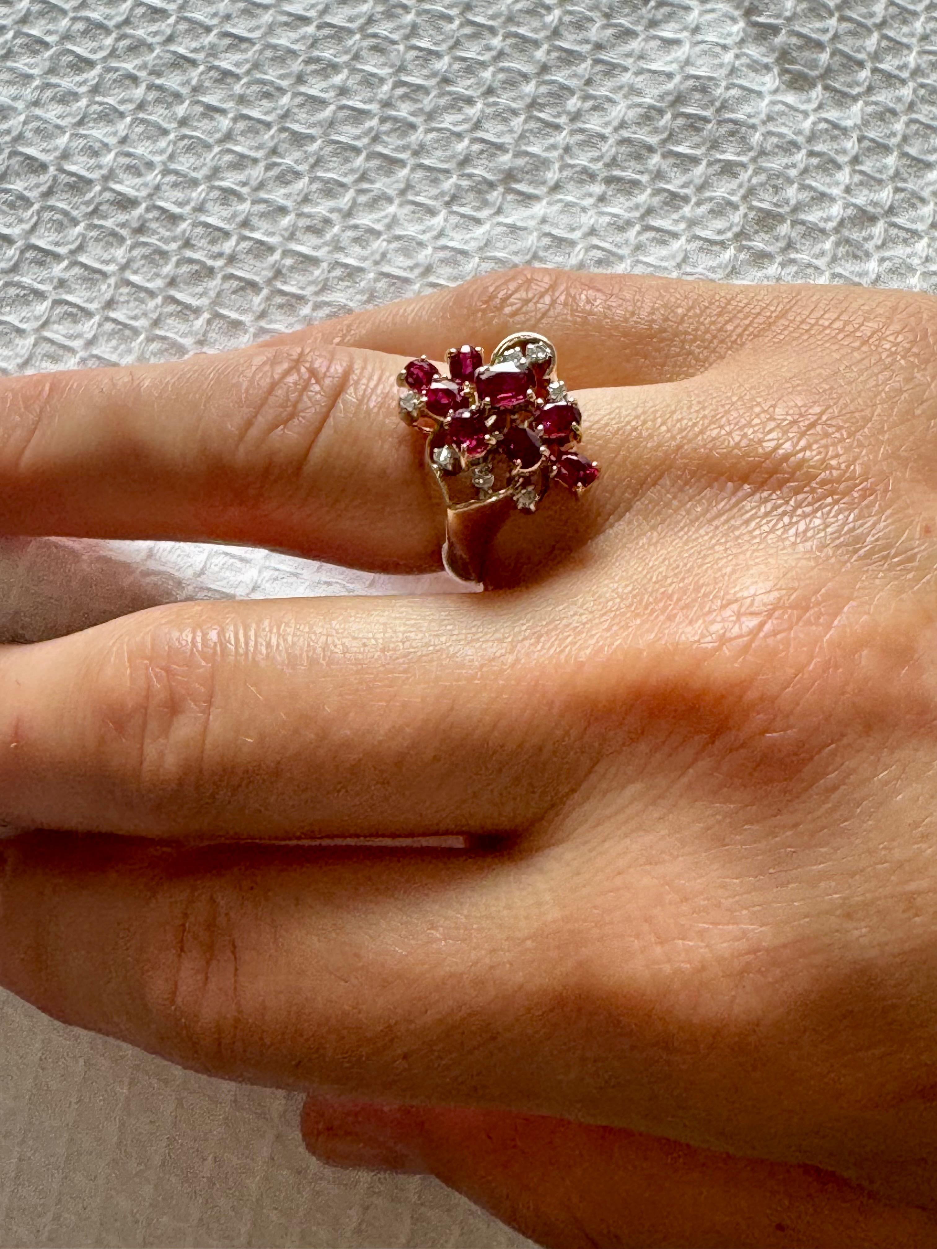 Natural Oval Ruby and Diamond 14 Karat Yellow Gold Cocktail Ring Size 7 For Sale 8