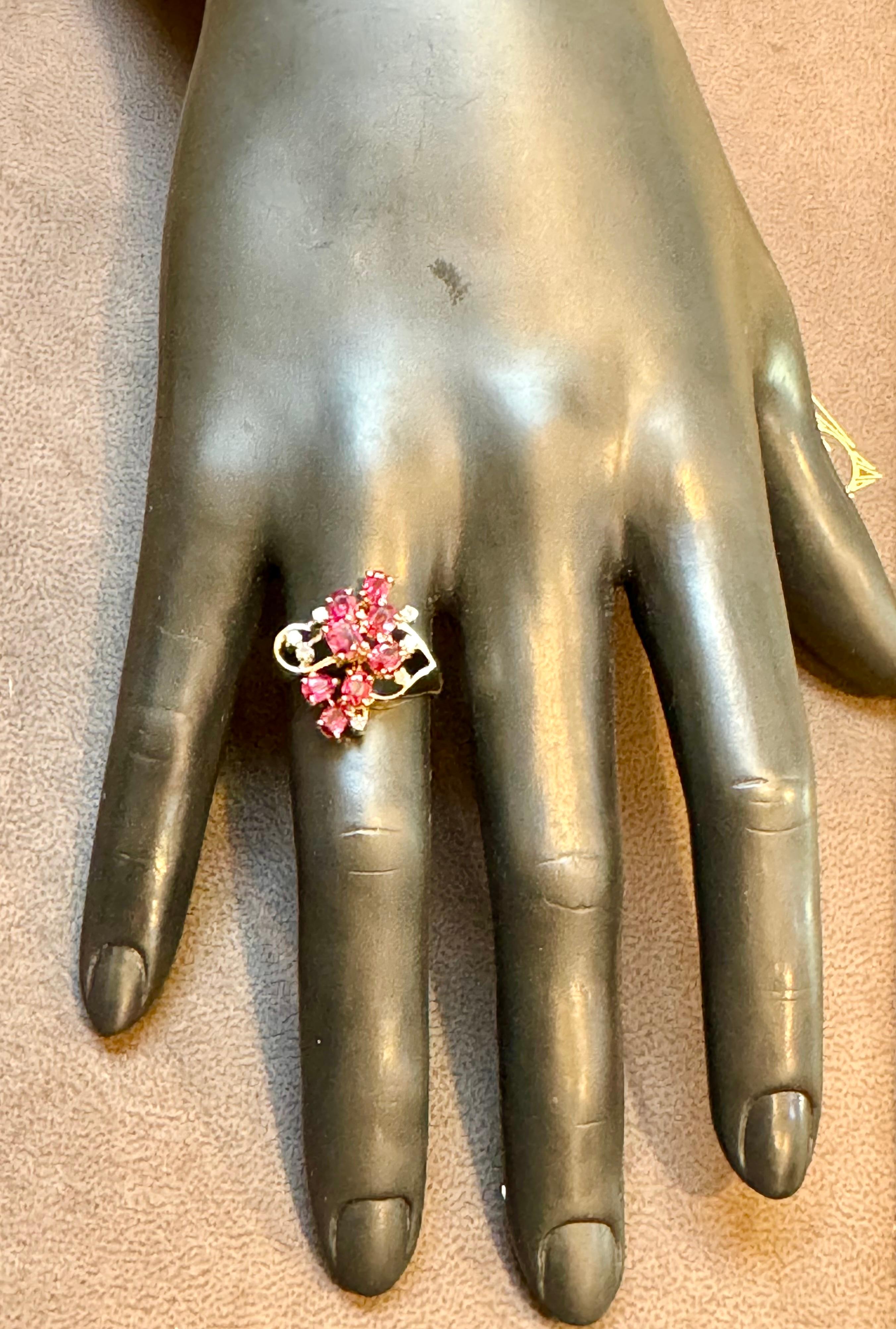 Natural Oval Ruby and Diamond 14 Karat Yellow Gold Cocktail Ring Size 7 For Sale 2