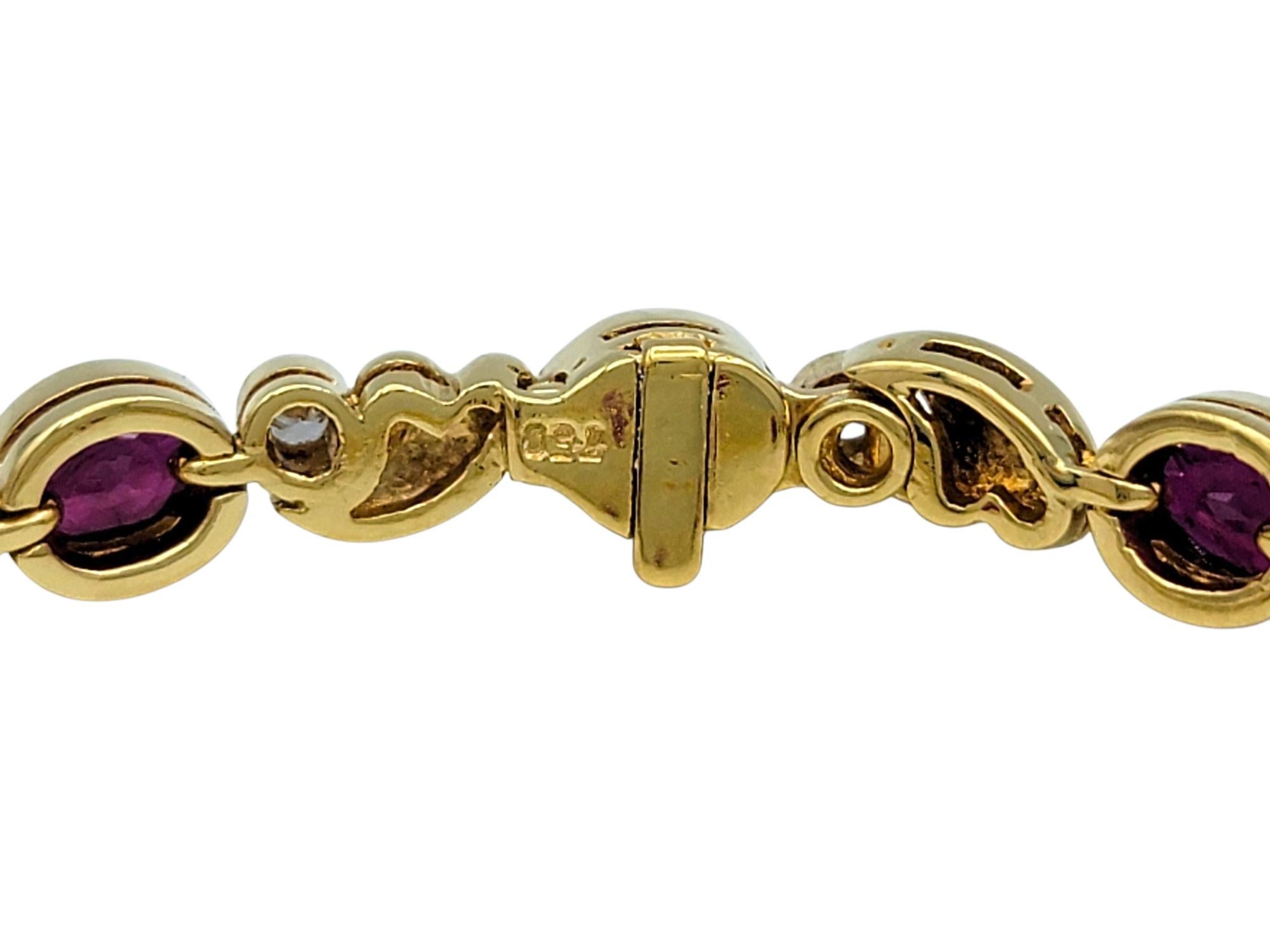 Bracelet ligne en or jaune 18 carats, rubis ovale naturel et diamants ronds Bon état - En vente à Scottsdale, AZ