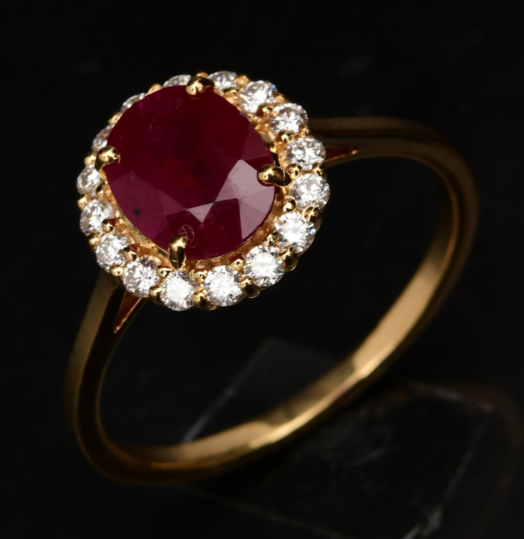 The ring is a size 7 and may be resized to larger or smaller upon request. FOLLOW SPECTRUM JEWELS storefront to view the latest collection & exclusive pieces. Spectrum Jewels is proudly rated as a Top Seller on 1stdibs with 5 star customer reviews.