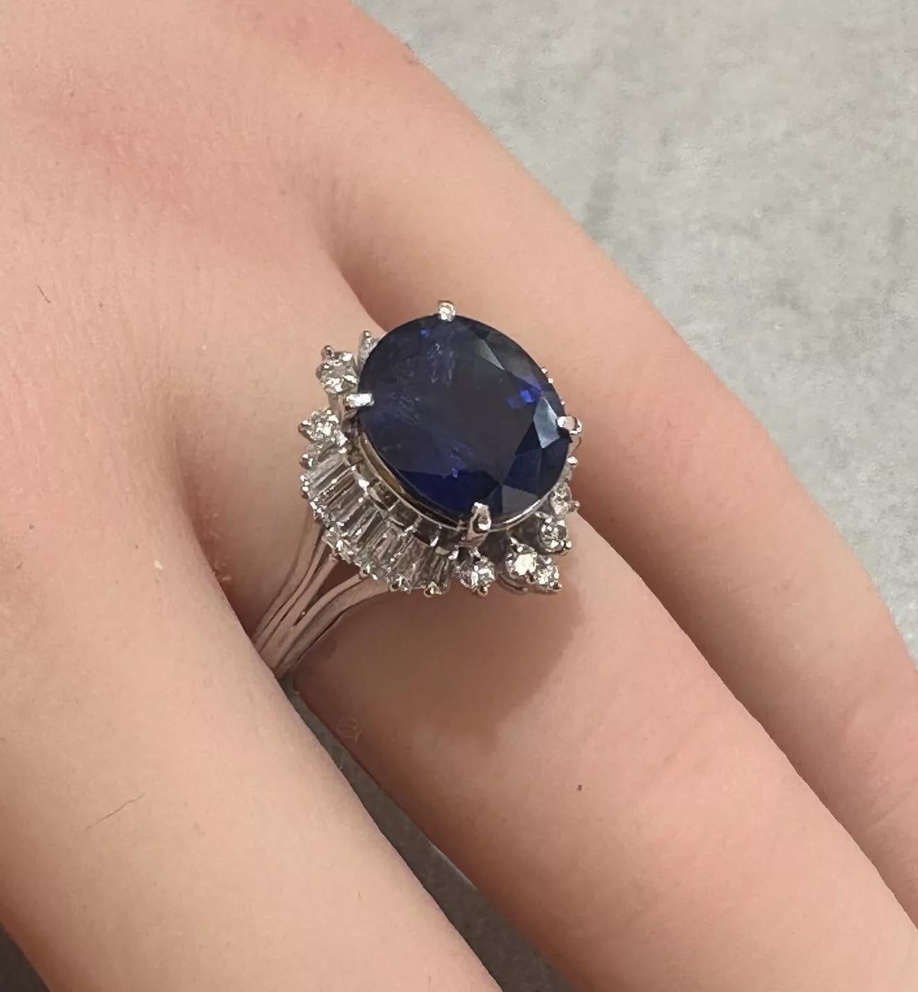 Natural Oval Sapphire 4.42 carat and Diamond Ballerina Ring in Platinum In Excellent Condition For Sale In La Jolla, CA
