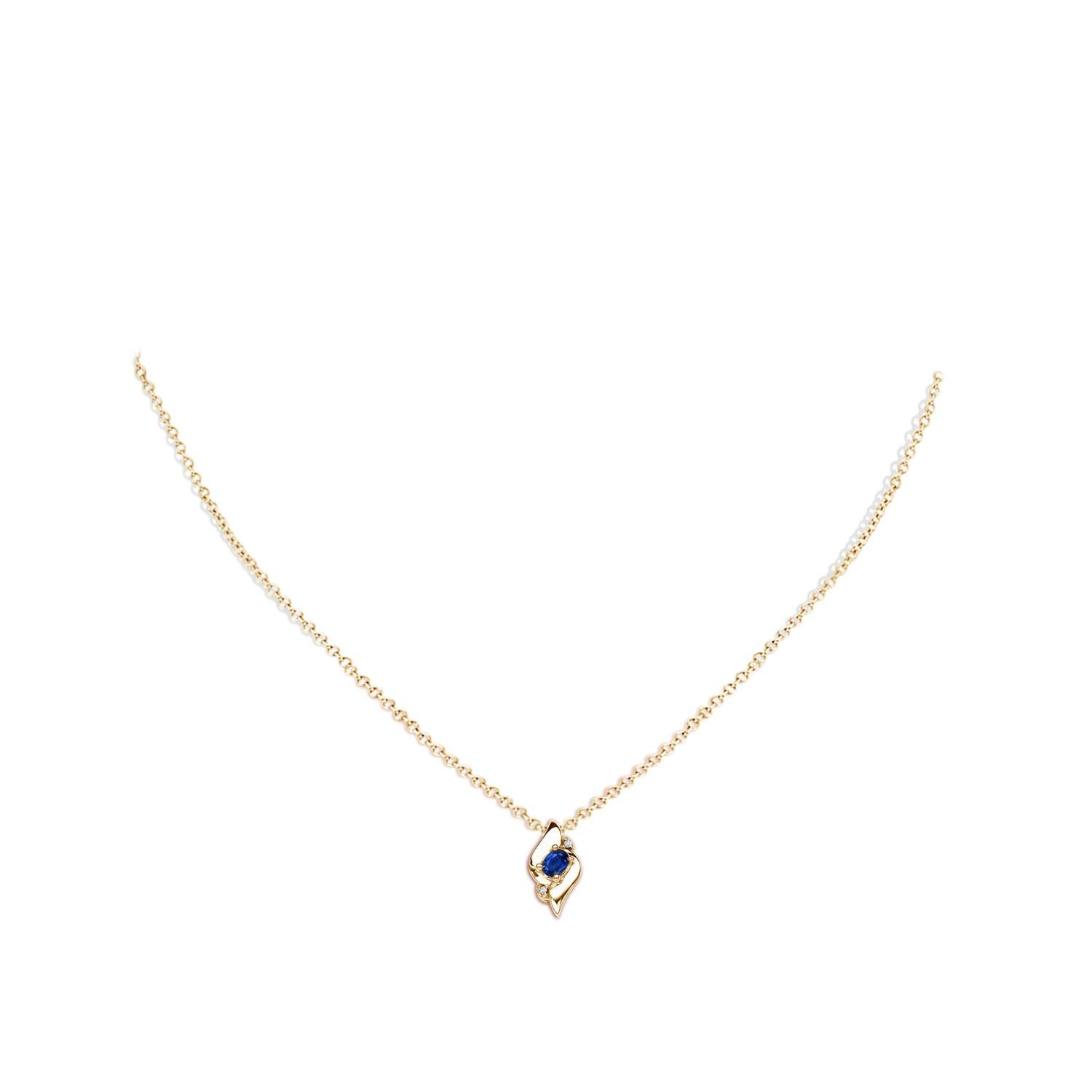 Taille ovale Pendentif en or jaune 14 carats avec saphir ovale naturel et diamants, taille 4 x 3 mm en vente