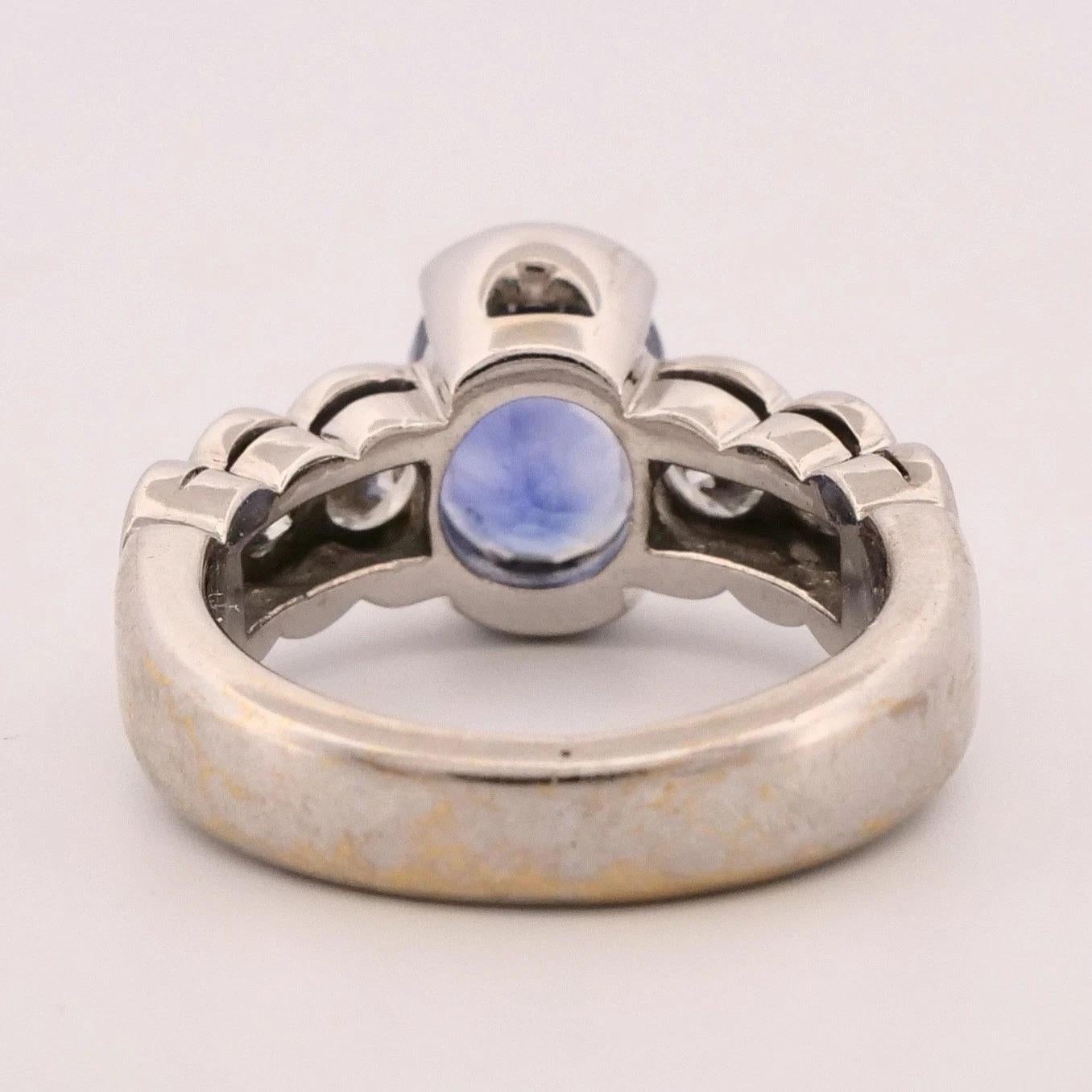 Natural Oval Sapphire Diamond 18K Gold 2.75ctw Sapphire 1.00ctw Dia Ring Size 5 In condizioni ottime in vendita a Carmel By The Sea, CA