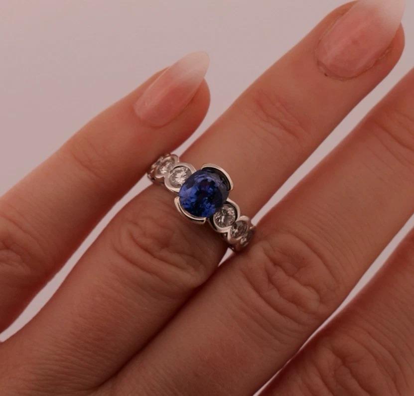 Natural Oval Sapphire Diamond 18K Gold 2.75ctw Sapphire 1.00ctw Dia Ring Size 5 in vendita 1