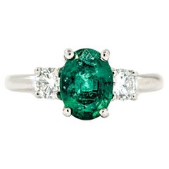 Anello con smeraldo naturale di forma ovale e diamante in Nature