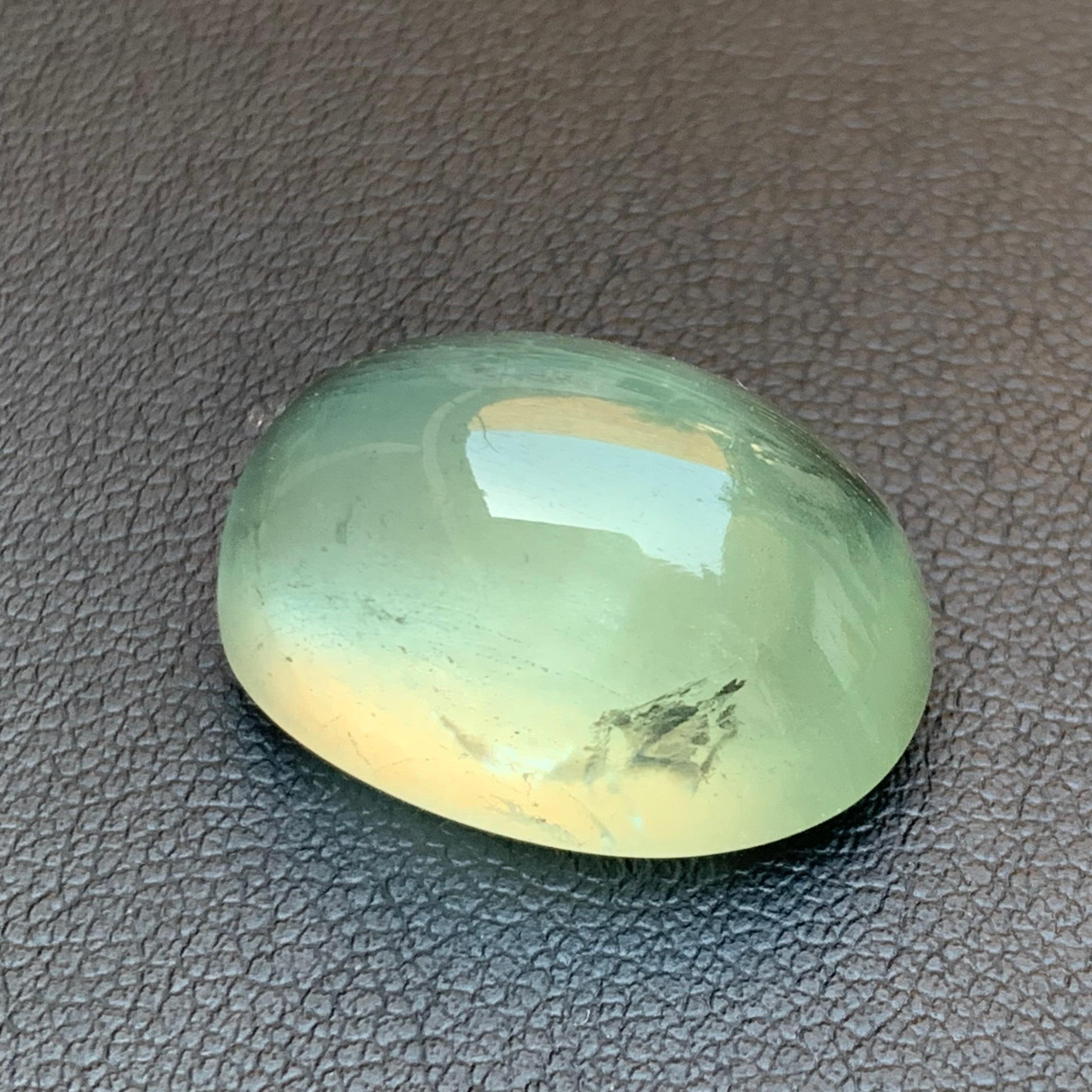 Natural Pale Green Beryl Ring Necklace Pendant Loose Gemstone Cabochon 28.45 Ct In New Condition For Sale In Peshawar, PK
