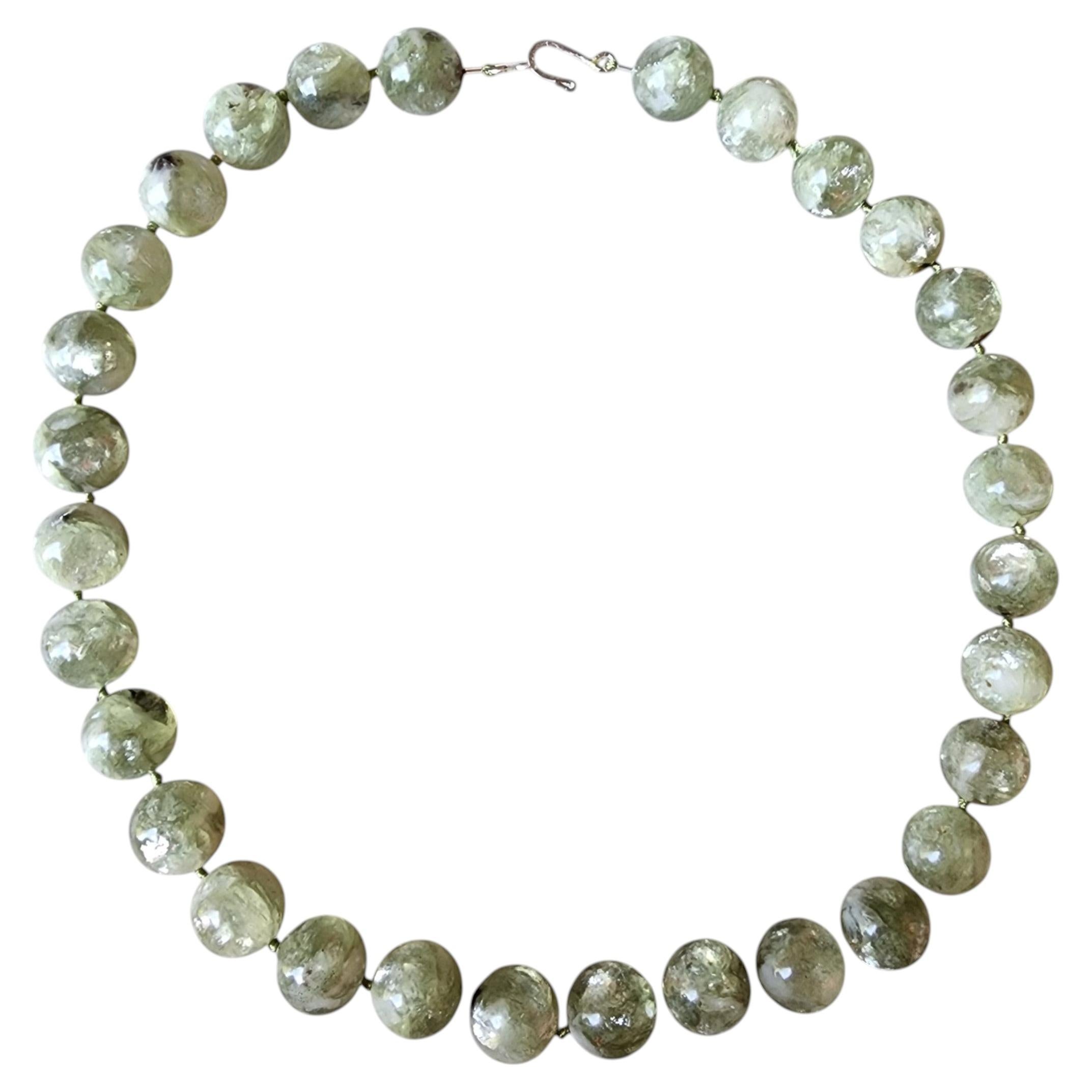 Collana vistosa in argento sterling con perla sferica di smeraldo verde pallido naturale, 19 in vendita