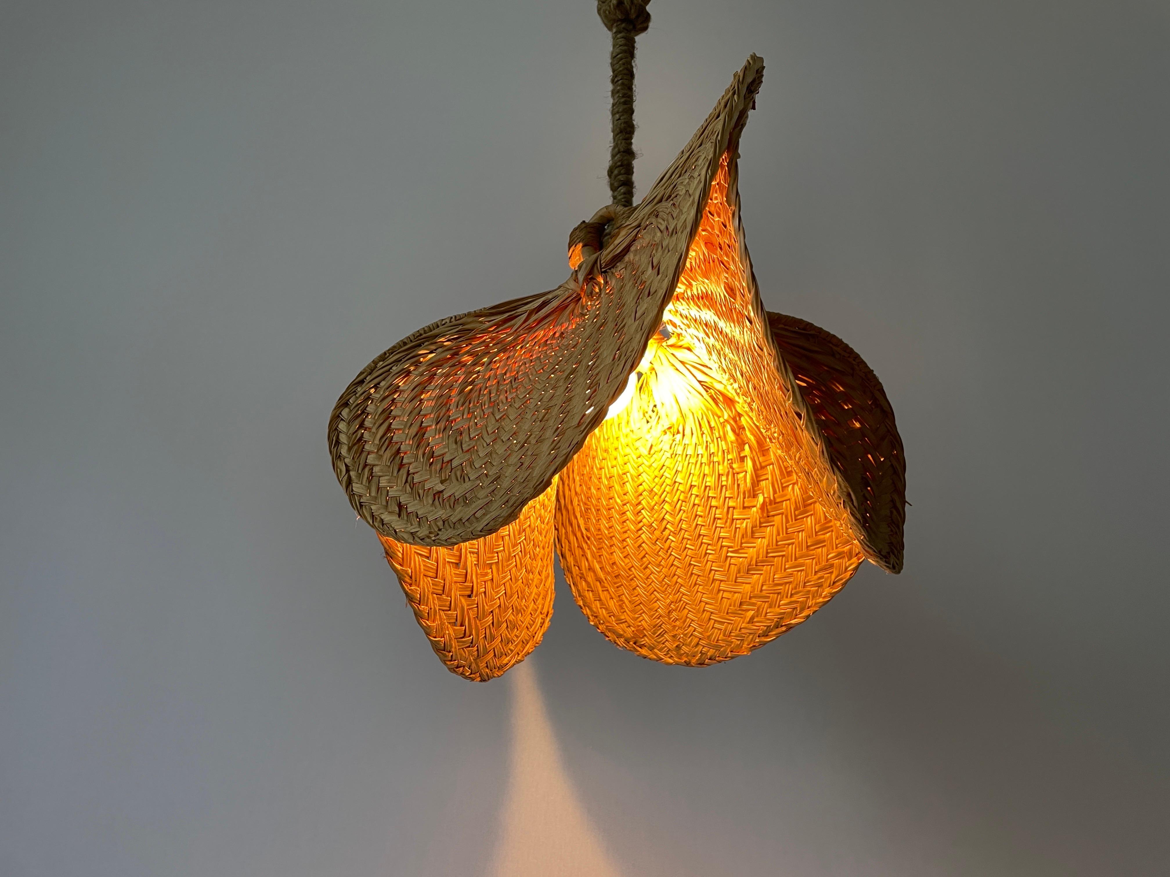 Lampada a sospensione grande in vimini con design a foglie di palma naturale, anni '60, Germania in vendita 4