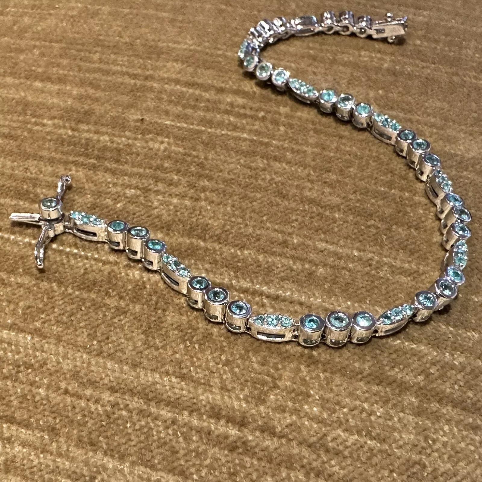 Bracciale tennis con tormalina naturale Paraiba in oro bianco 18 carati in vendita 1