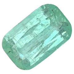 Pierre précieuse d'émeraude naturelle vert pastel de 1,95 carat pour la fabrication de bijoux