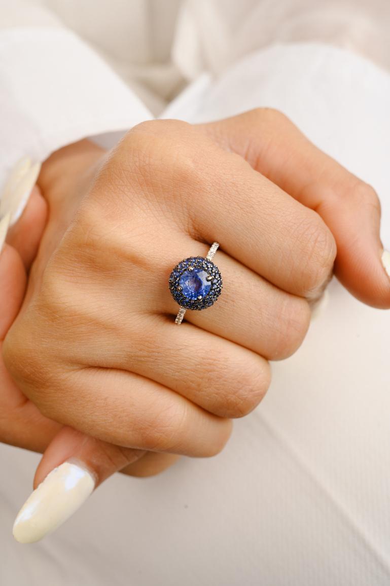 En vente :  Bague en or blanc massif 18 carats avec saphir bleu pavé rond 2,58 carats 5