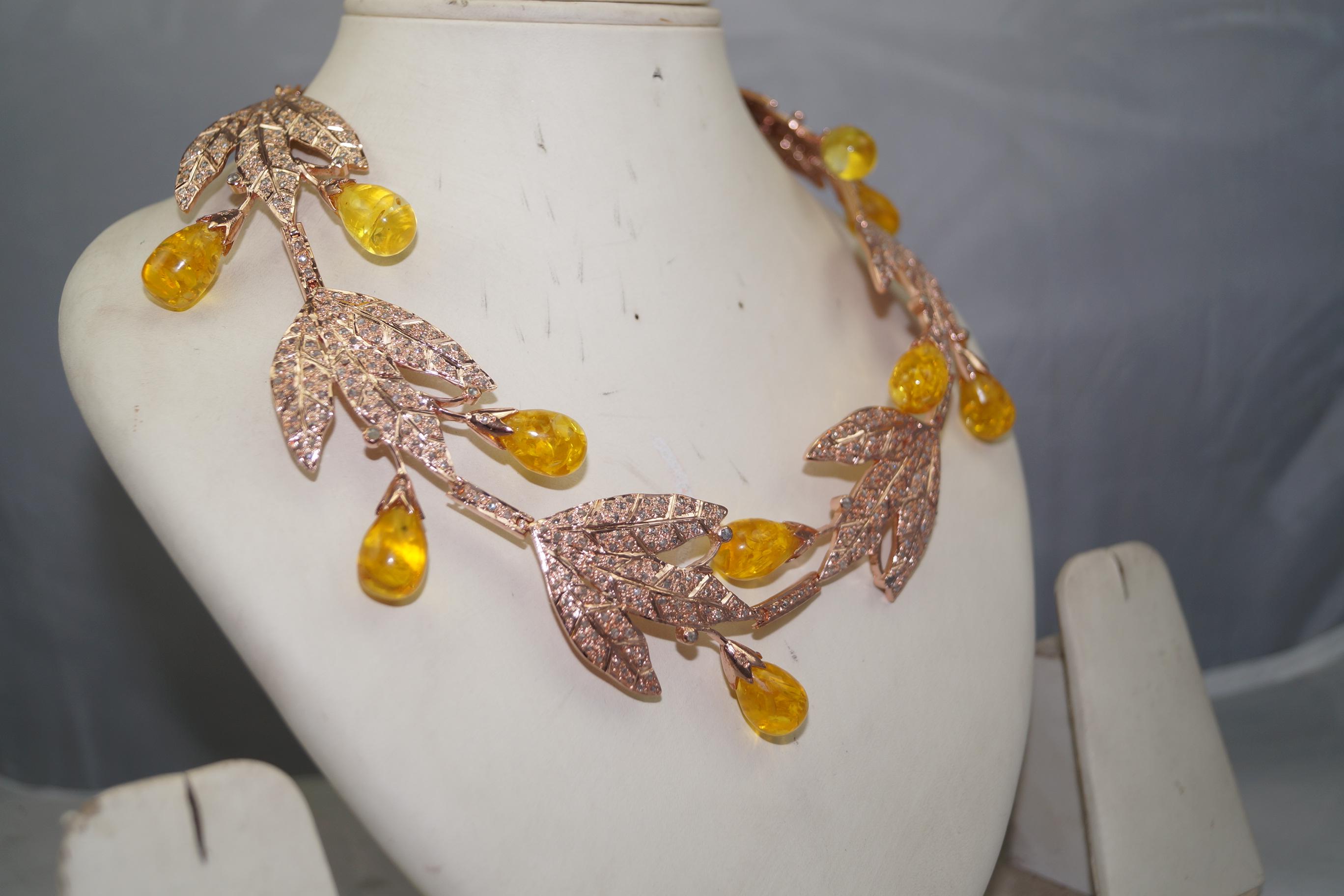 Natural Pave diamond Amber 925 sterling silver convertible necklace and tiara In New Condition For Sale In Delhi, DL