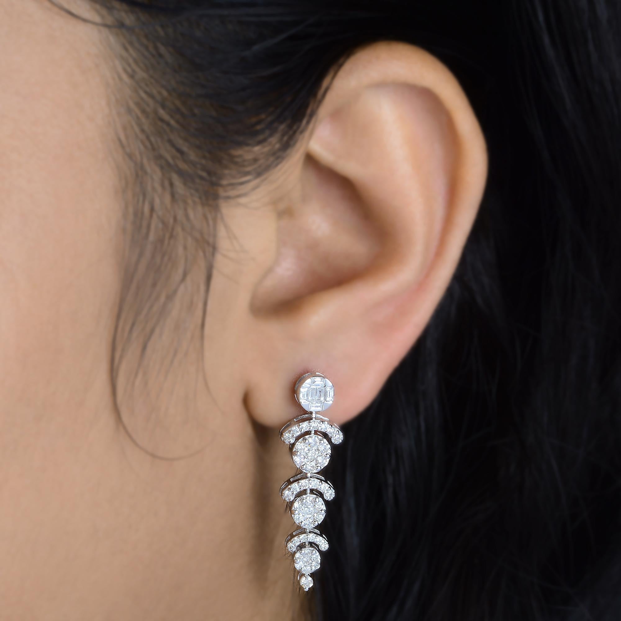 Moderno Orecchini a goccia con diamante naturale Pave in oro bianco massiccio 18k Gioielli di pregio in vendita