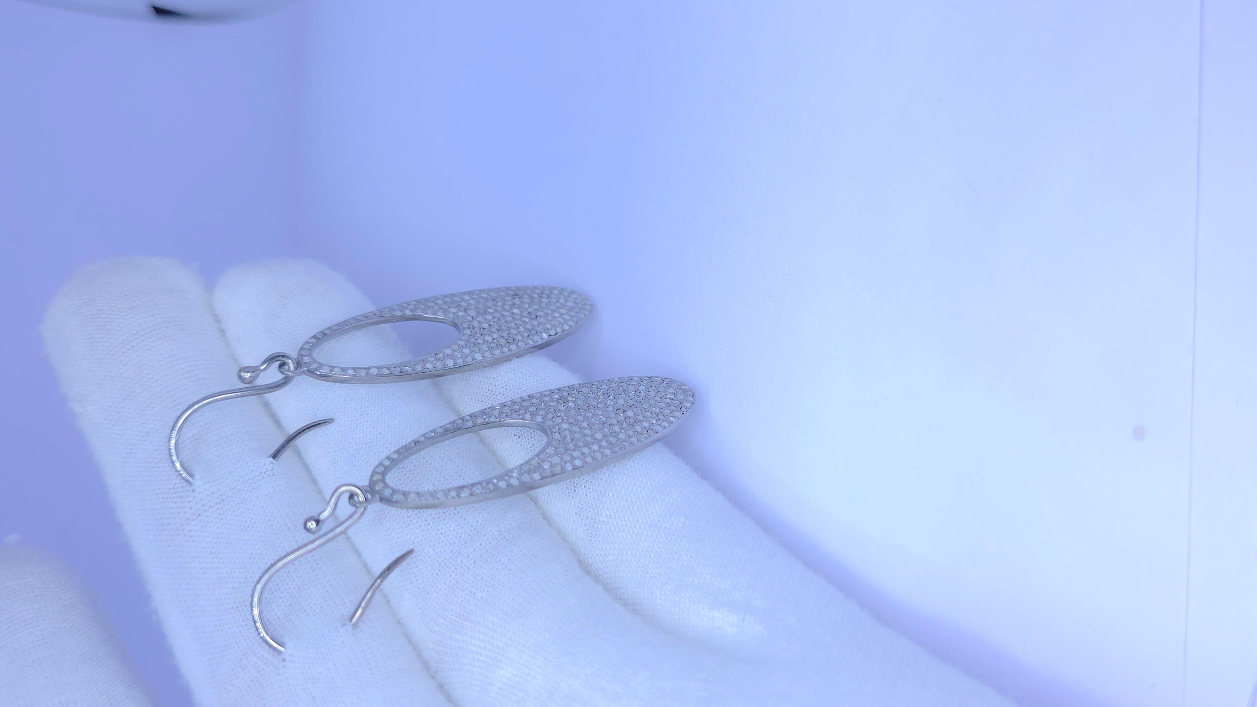 Pendiente de gancho francés de plata 925 con diamante natural pavé de diseño. en venta 10