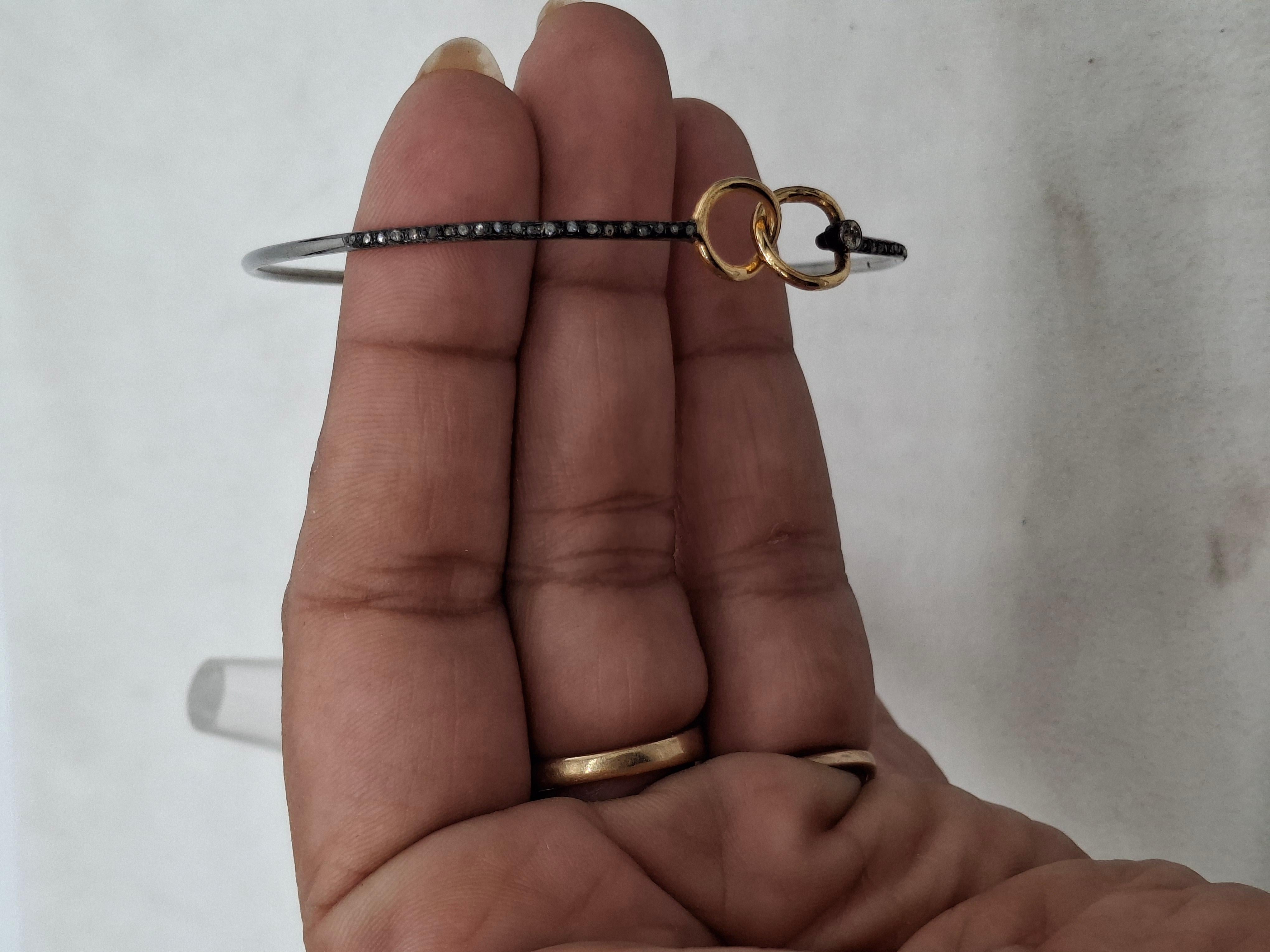 Pulsera elegante de plata de ley oxidada de diseño con pavé de diamantes naturales en venta 1