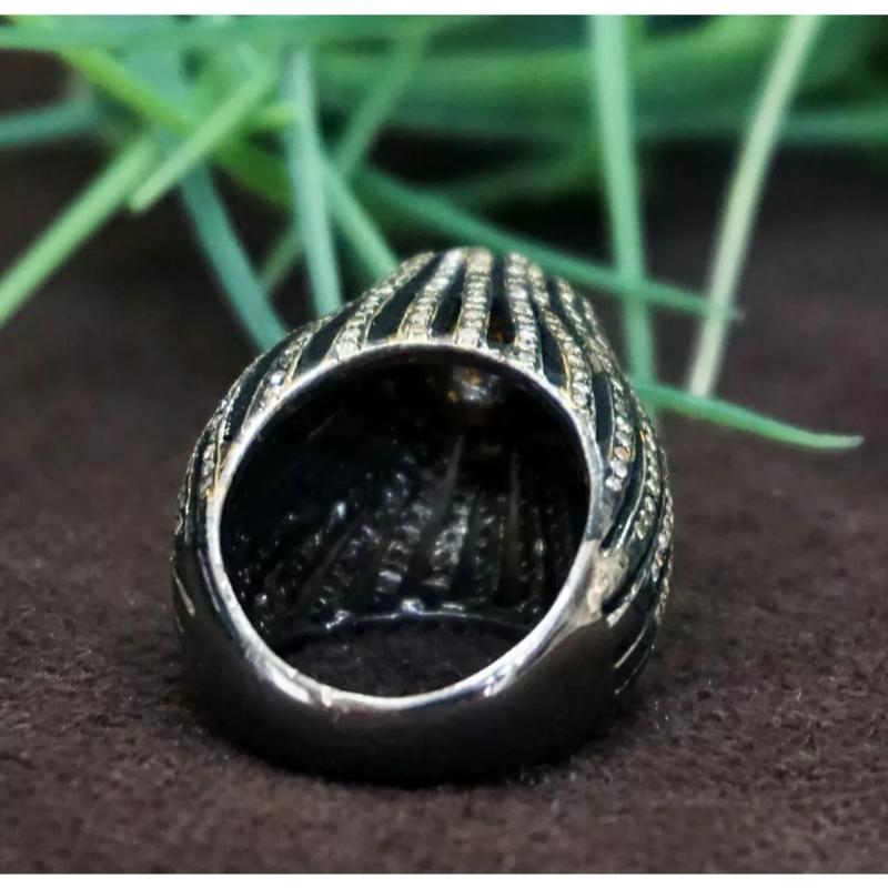 Taglio rotondo Anello con diamante a cupola Nature Pave fatto a mano in argento 925 in vendita
