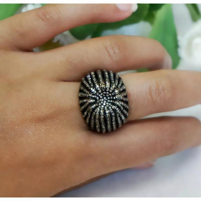 Anello con diamante a cupola Nature Pave fatto a mano in argento 925 In condizioni Nuovo in vendita a Chicago, IL