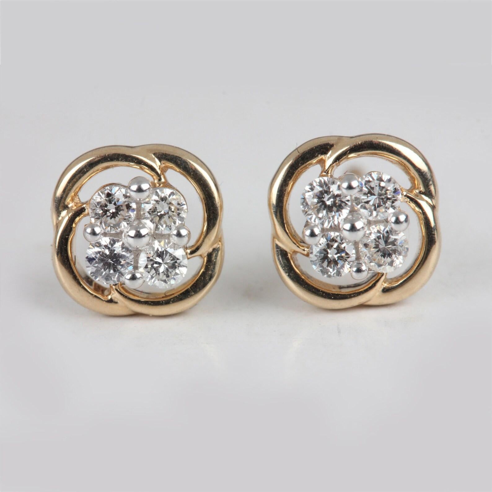 Boucles d'oreilles d'anniversaire magnifique cadeau d'anniversaire en or jaune 14 carats avec diamants pavés naturels

Fermeture : Fermeture à vis

Longueur : 6 millimètres

Largeur : 6 millimètres

Or jaune 14k Poids : 1,19 grammes

Poids du
