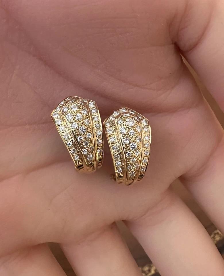 Natural Pave Diamond Half Hoop Earrings 1.10cttw in 18k Yellow Gold In Excellent Condition For Sale In La Jolla, CA