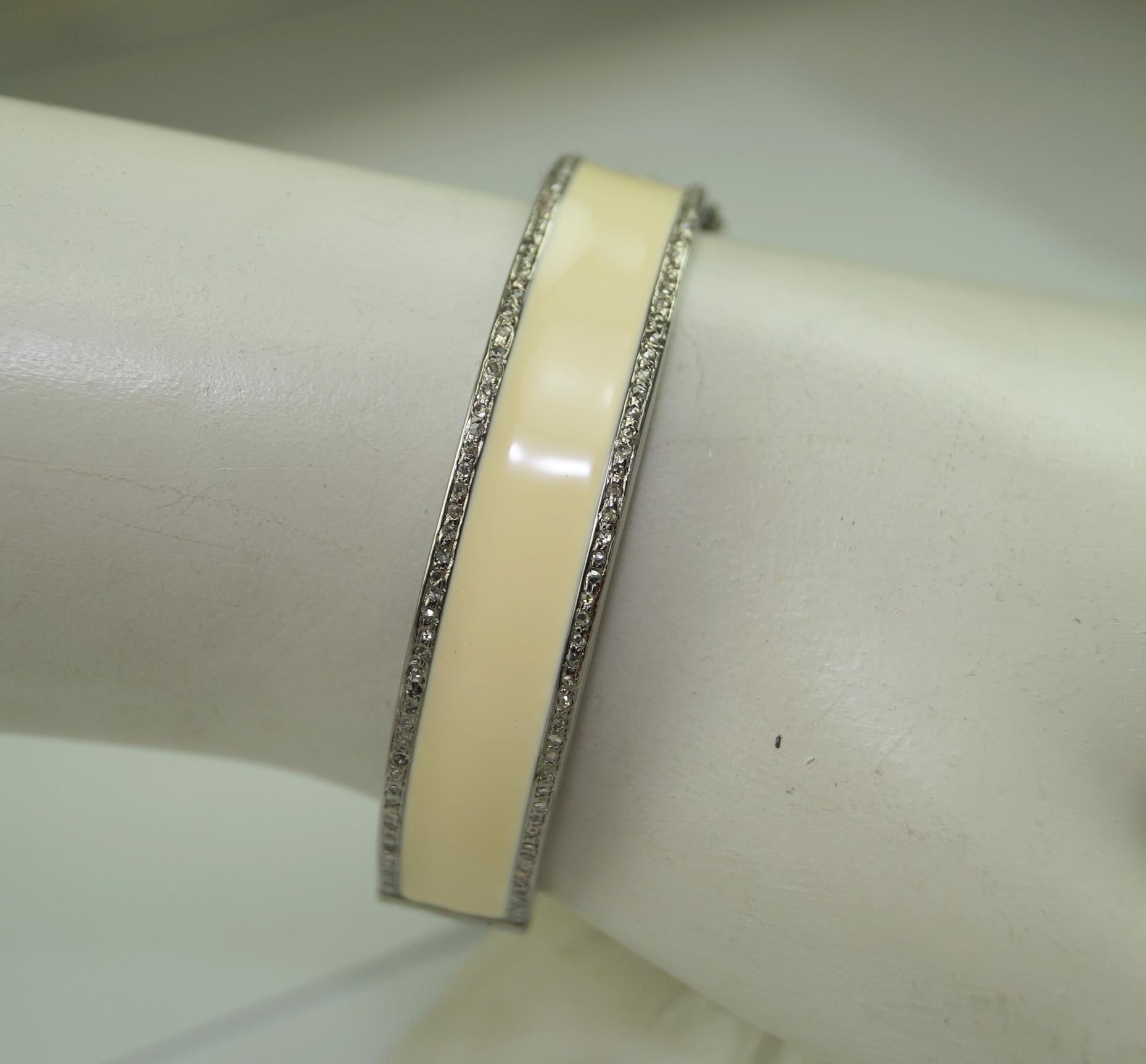Taille rose Bracelet en argent sterling oxydé avec diamants pavés naturels et émail blanc ivoire en vente