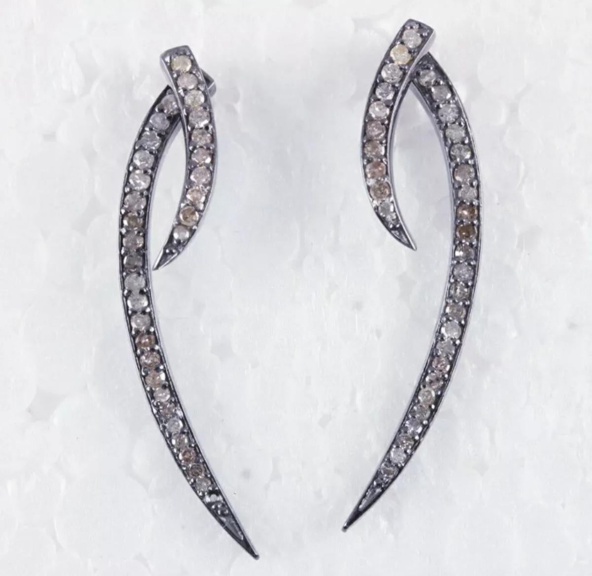 da uomo o donna Orecchino con perno a bastoncino lungo con diamante naturale in pavé A. Silver 925. in vendita