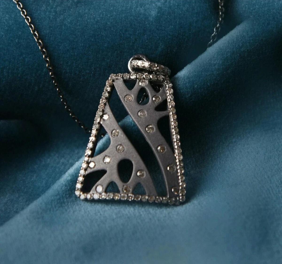 Collier rectangulaire en diamant naturel pavé en argent 925 Pendentif à la mode pour les hommes. Unisexe en vente