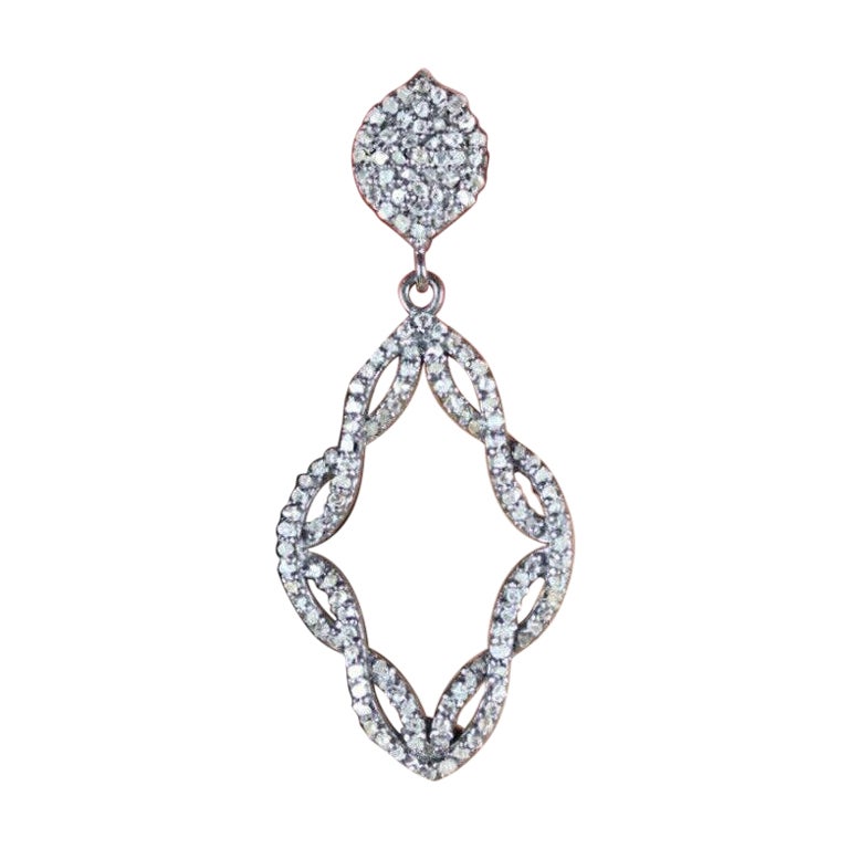 Pendants d'oreilles de style vintage en argent 925 avec diamants pavés naturels.