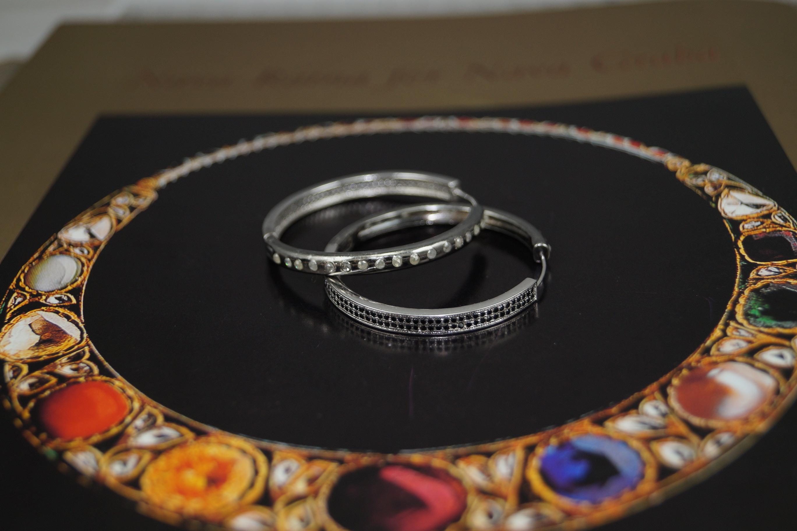 Natürliche eingefasste natürliche Diamanten oxidierte 925 Silber runde schwarze Onyx reversible Ohrringe (Edwardian) im Angebot