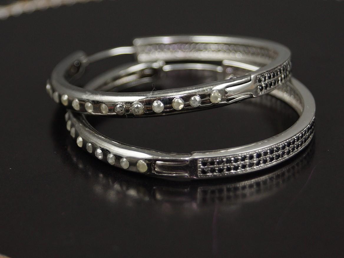 Natürliche eingefasste natürliche Diamanten oxidierte 925 Silber runde schwarze Onyx reversible Ohrringe im Angebot 1