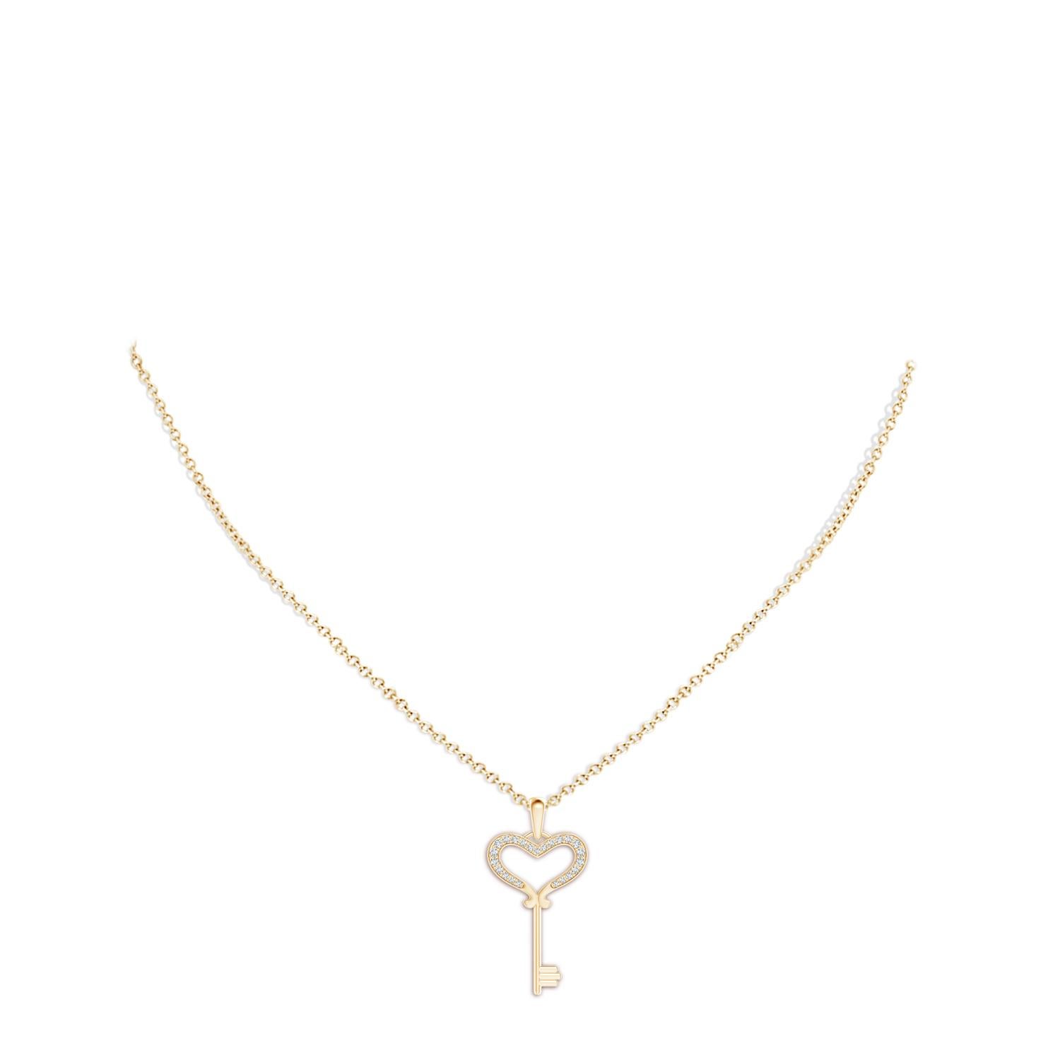 Natural Pave-Set Diamond Heart Key Pendant in 14K Yellow Gold Size-1.2mm In New Condition For Sale In Los Angeles, CA