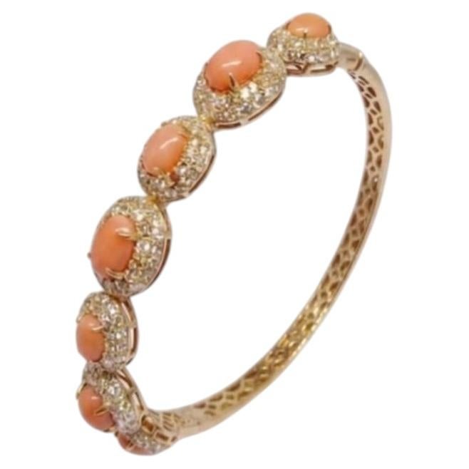 Natural Peach Coral and Diamond Bracelet in 18k Gold, 4.20ct For Sale