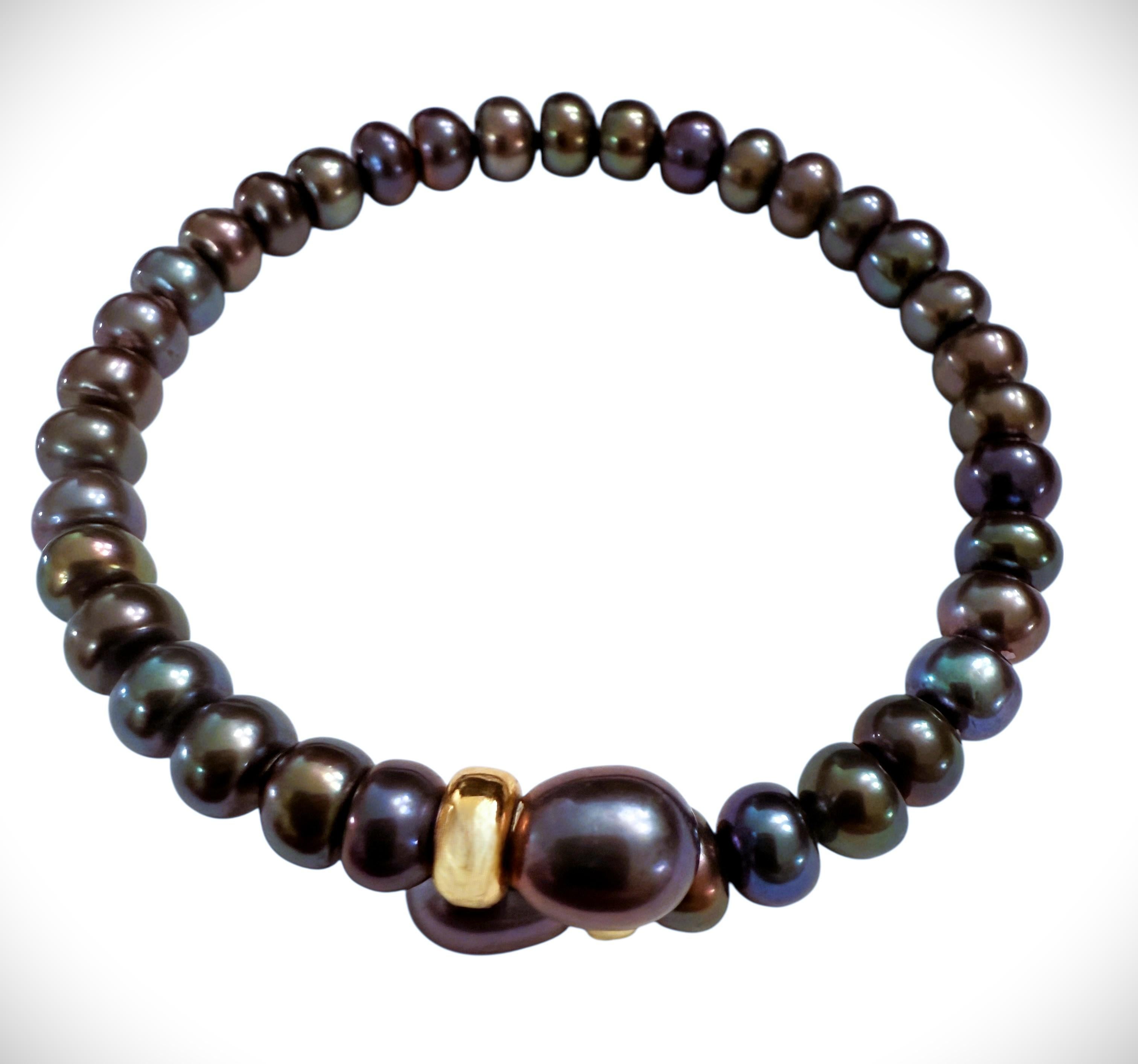 Natural Peacock Single Strand Pearl Bypass Bracelet w 14k Yellow Gold Beads For Sale 2