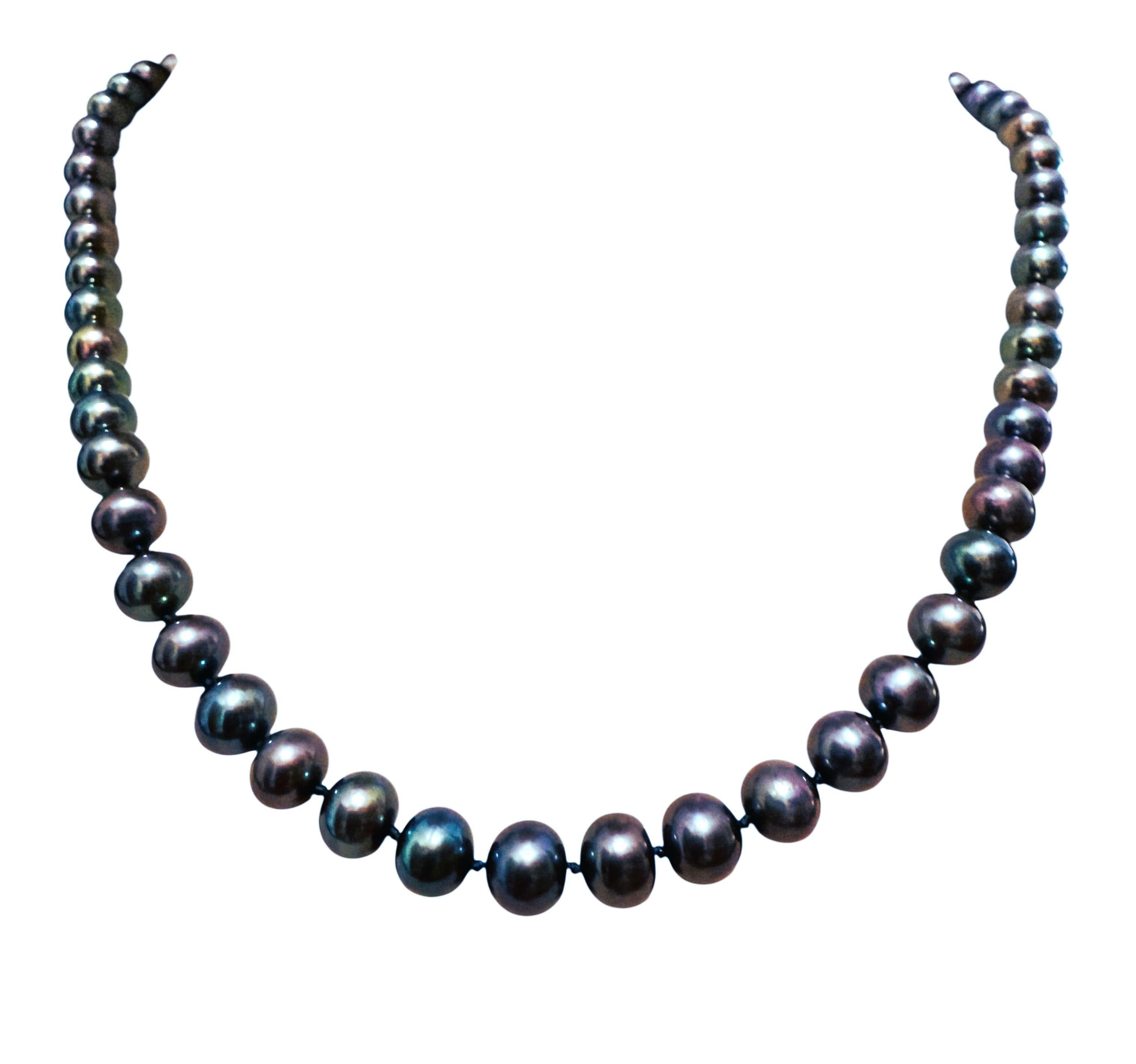 Round Cut Natural Peacock Single Strand Pearl Necklace with 14k Yellow Gold Heart Clasp For Sale
