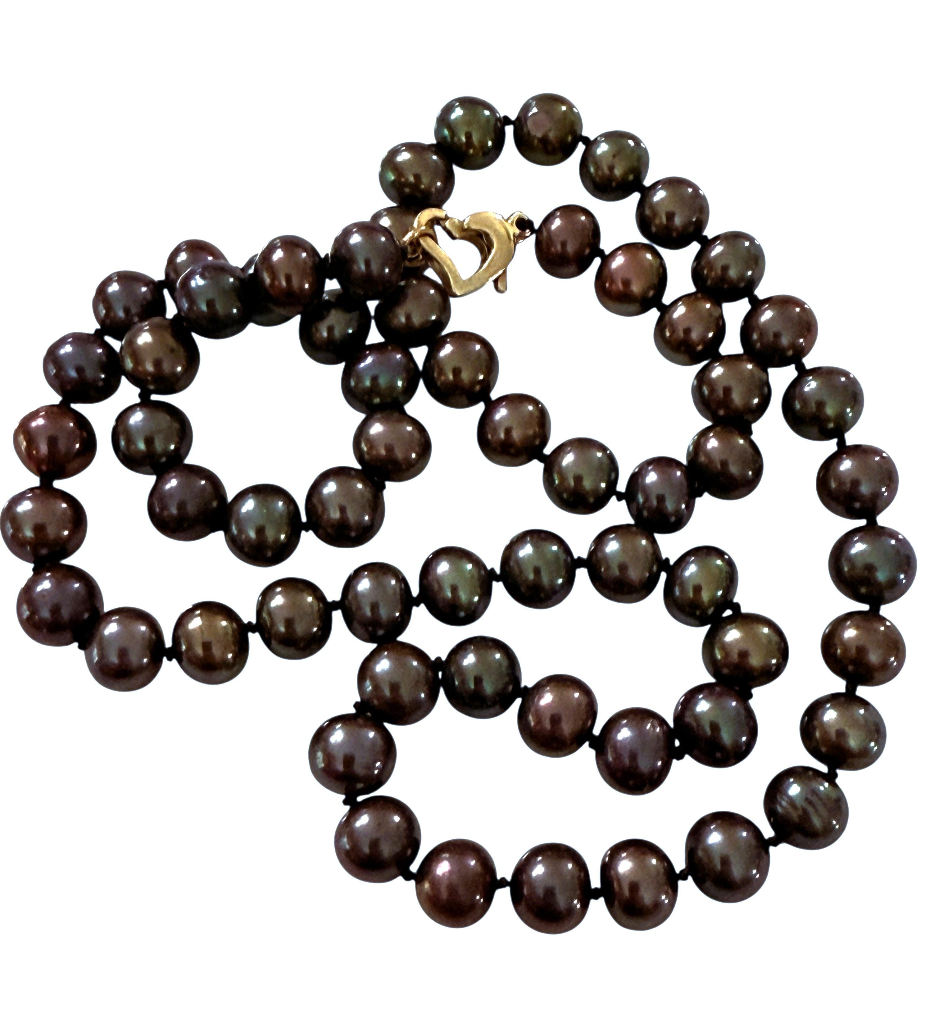 Natural Peacock Single Strand Pearl Necklace with 14k Yellow Gold Heart Clasp For Sale 1