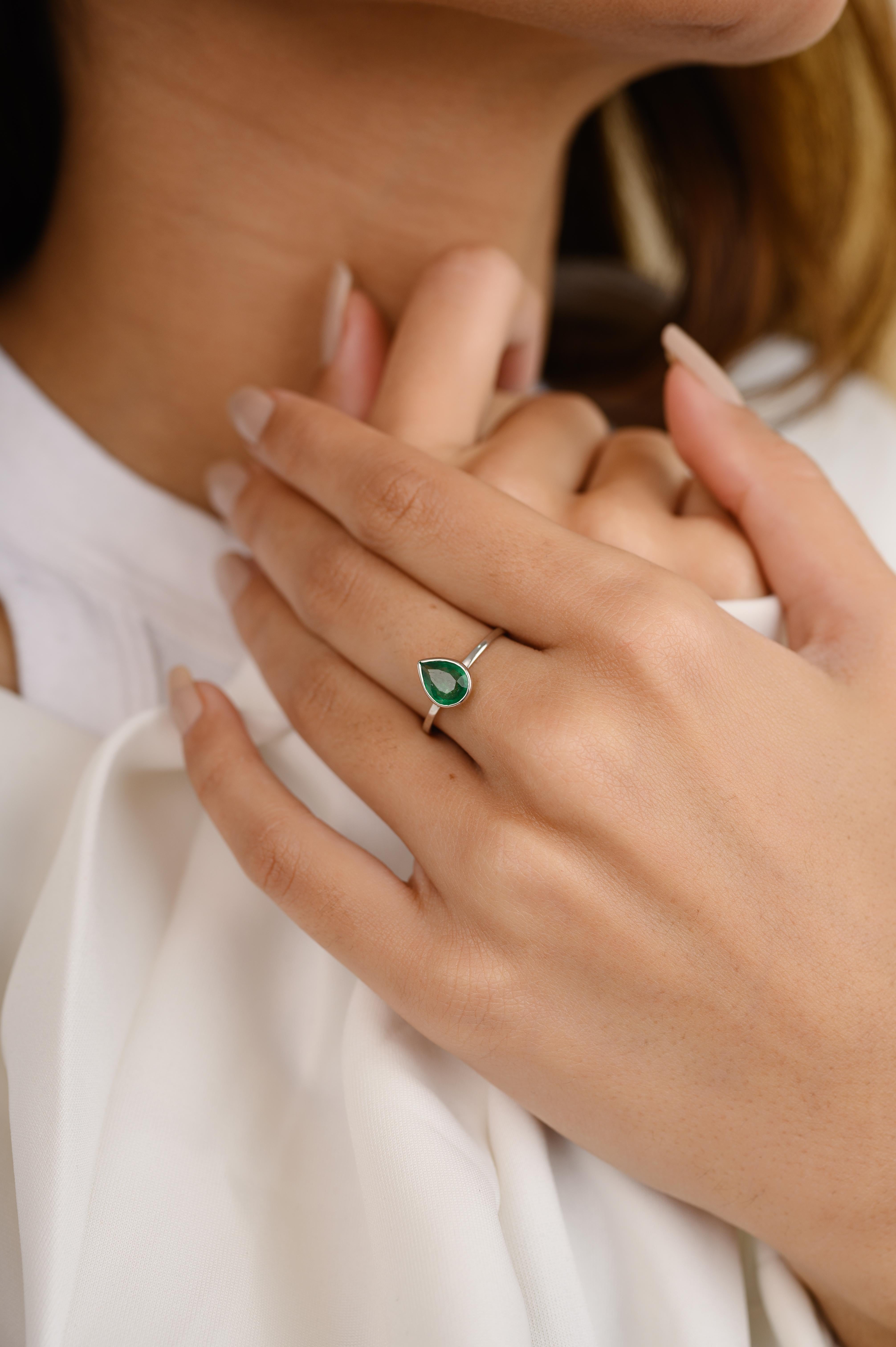 For Sale:  Natural Pear Cut Emerald Birthstone Ring Bezel Set in 18k White Gold Settings 4