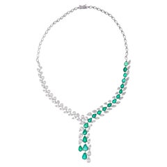 Nature Pear Emerald Baguette Diamond Cluster Drop Necklace Or blanc 18 carats