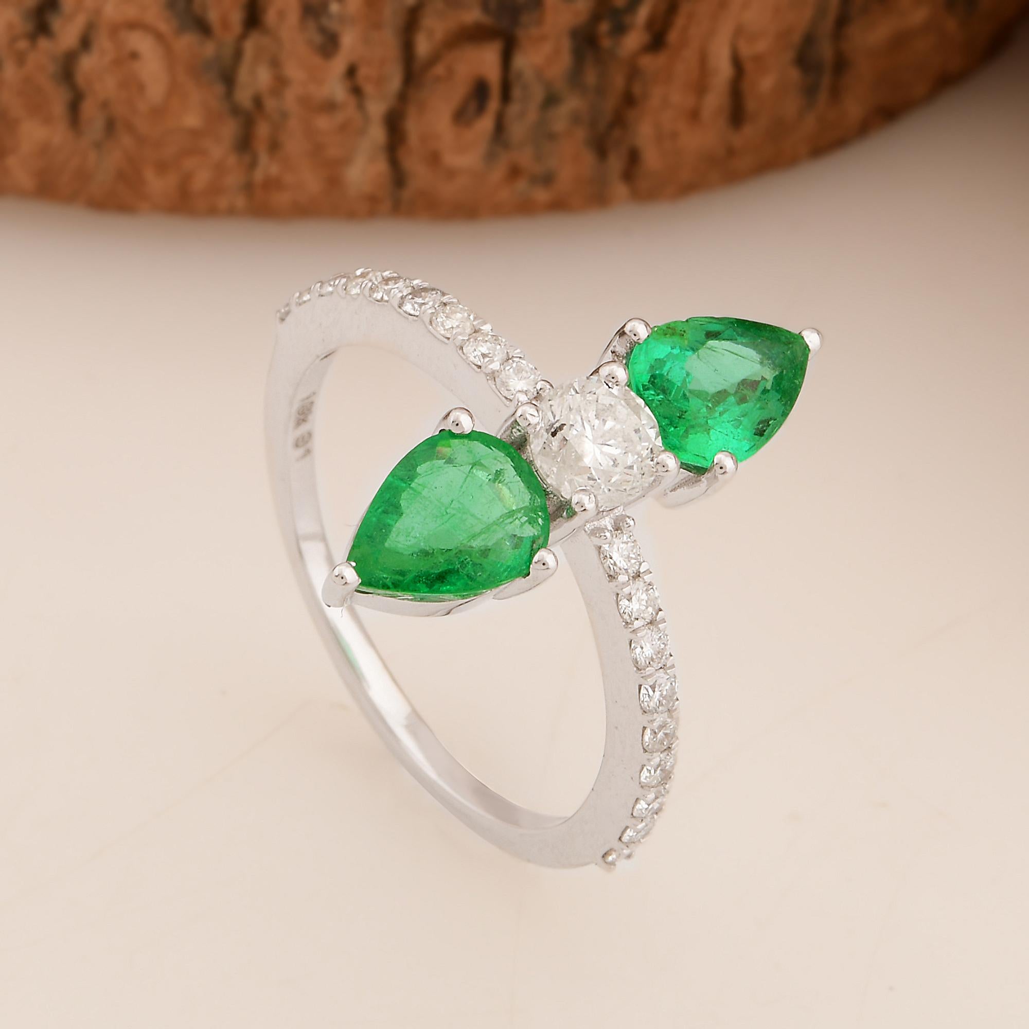 Women's Natural Pear Emerald Gemstone Band Ring Diamond Solid 14k White Gold Jewelry For Sale
