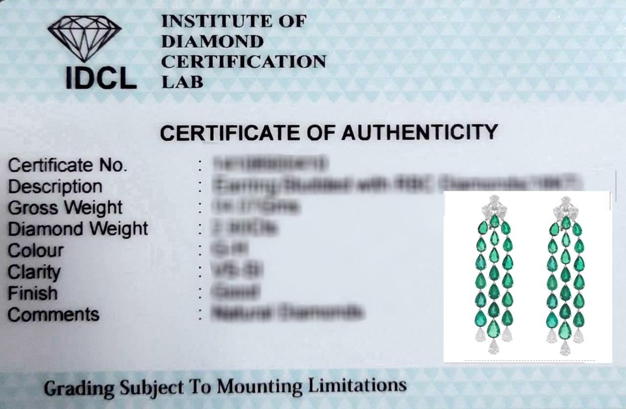 Natürliche Birne Smaragd Edelstein Kronleuchter Ohrringe Diamant 14 Karat Weißgold Damen im Angebot