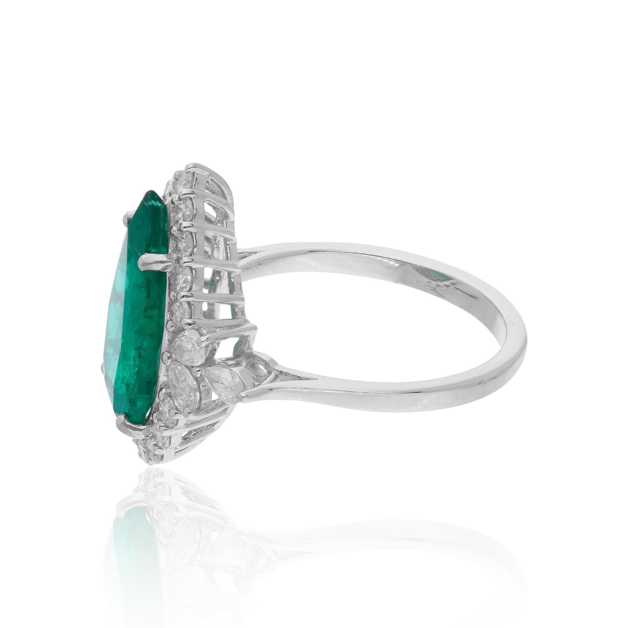 Women's Natural Pear Emerald Gemstone Cocktail Ring Diamond Pave 14 Karat White Gold For Sale