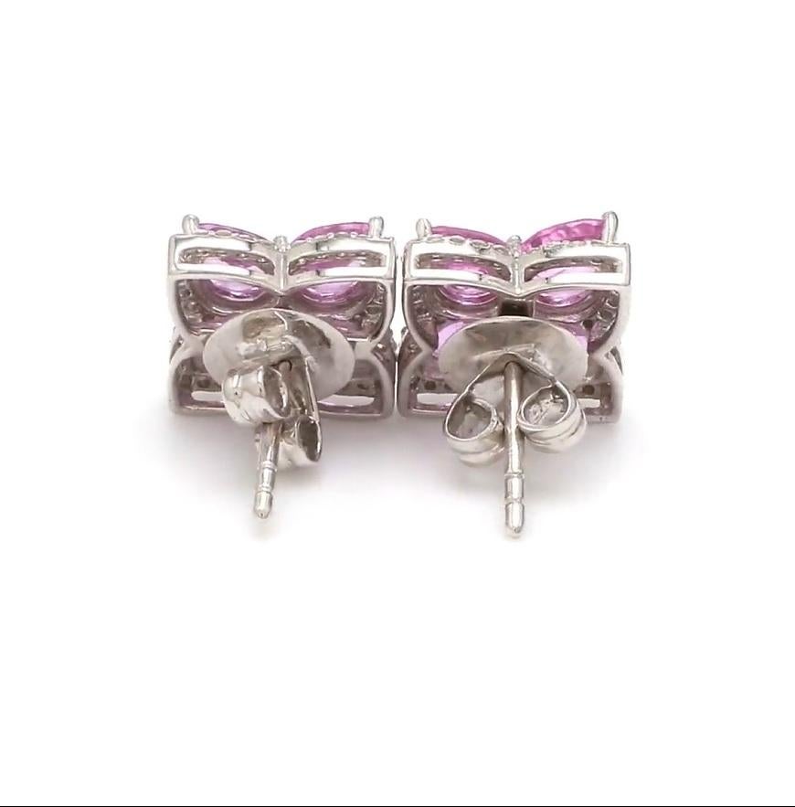 Orecchini a pera con zaffiro rosa e diamante - oro  Orecchini con zaffiro rosa oro  Orecchini a perno in oro con diamante e zaffiro rosa perlato naturale

DETTAGLI DELLA GEMMA :
✦ Pietra preziosa: Zaffiro rosa
✦ Tipo di gemma : Nature
✦ Dimensione