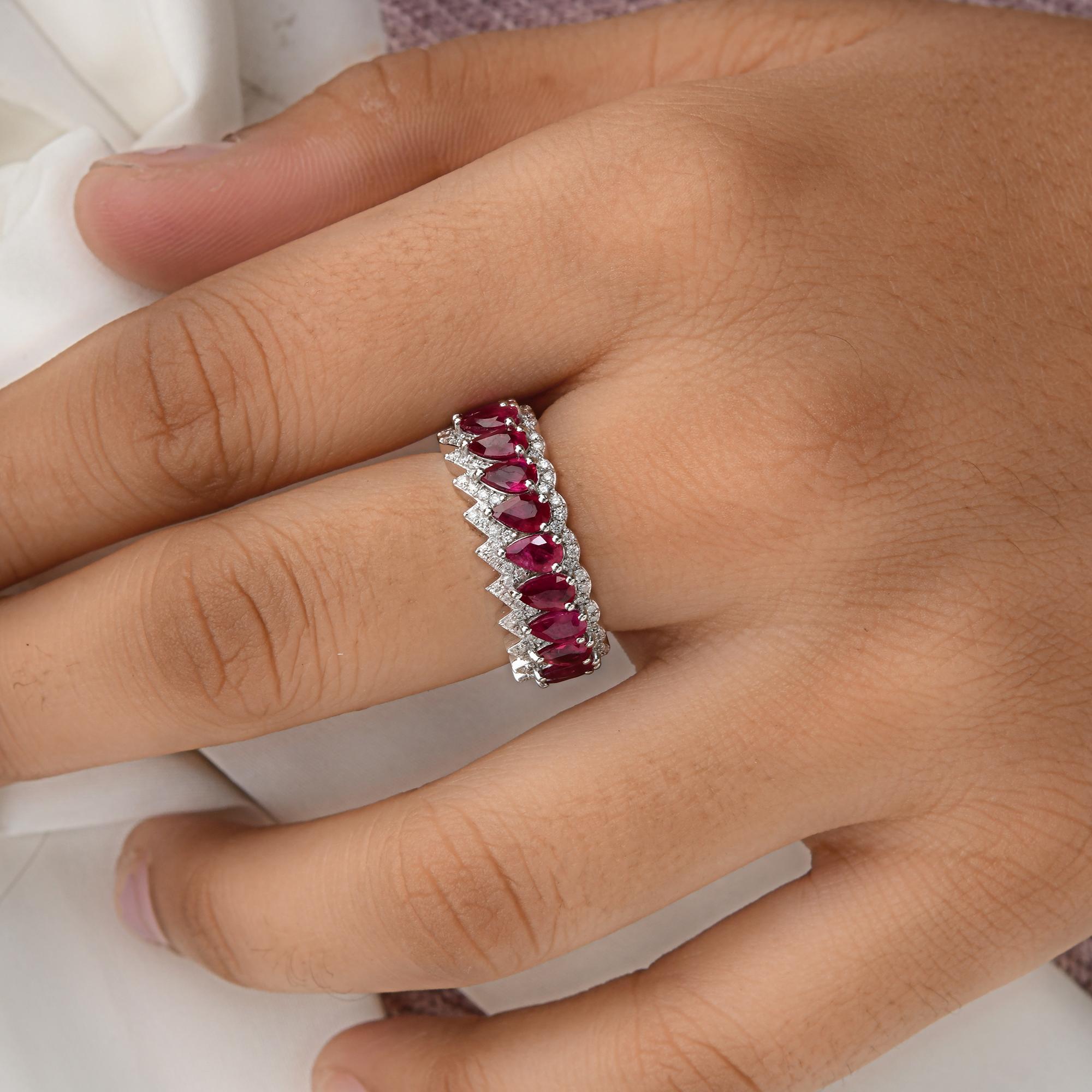 Natural Pear Ruby Gemstone Band Ring SI/H Round Diamond 18k White Gold Jewelry In New Condition For Sale In Diera, Dubai