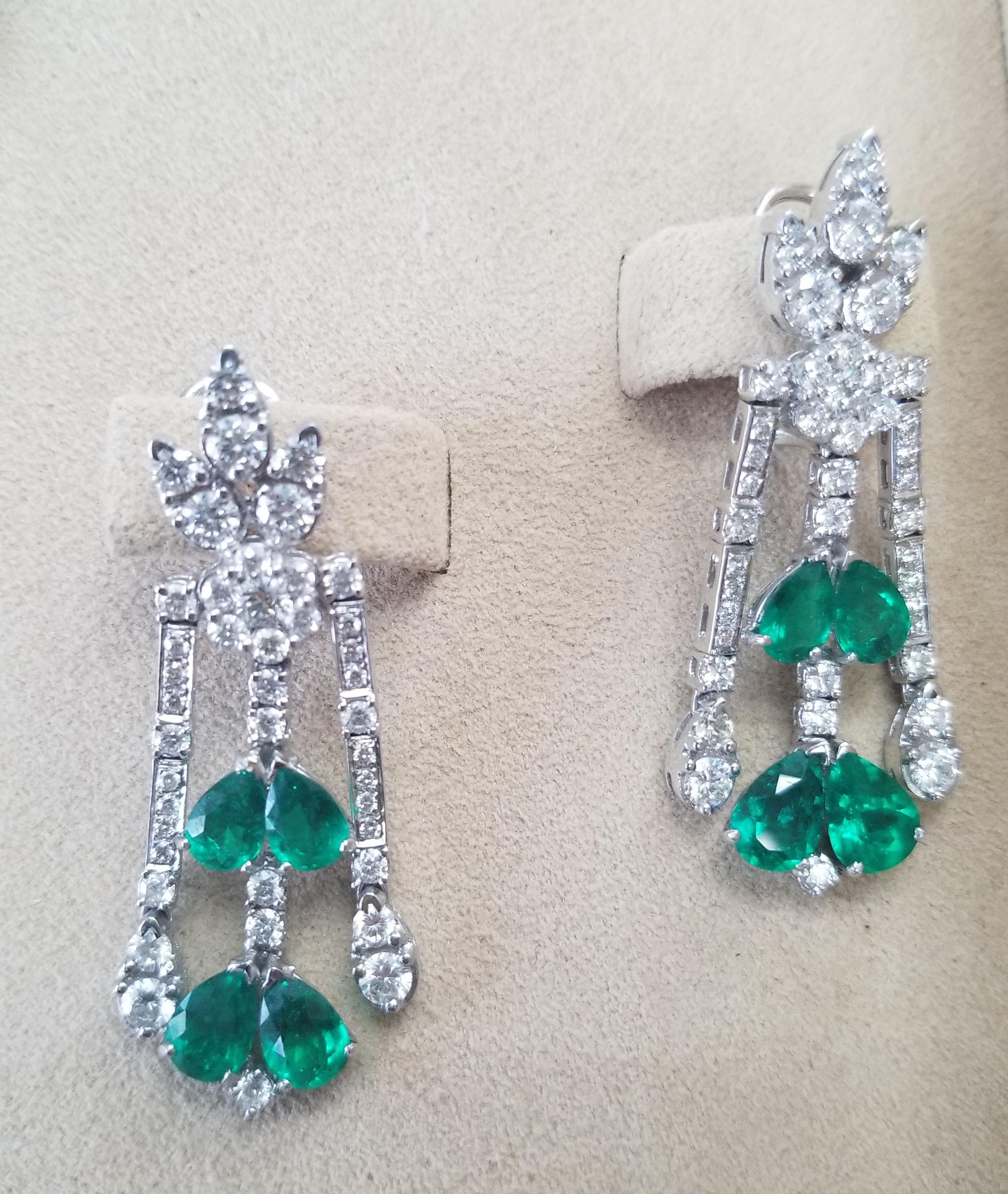 Natural Matching Colombian Pear Shape Emeralds and Diamonds Set In New Condition In Great Neck, NY