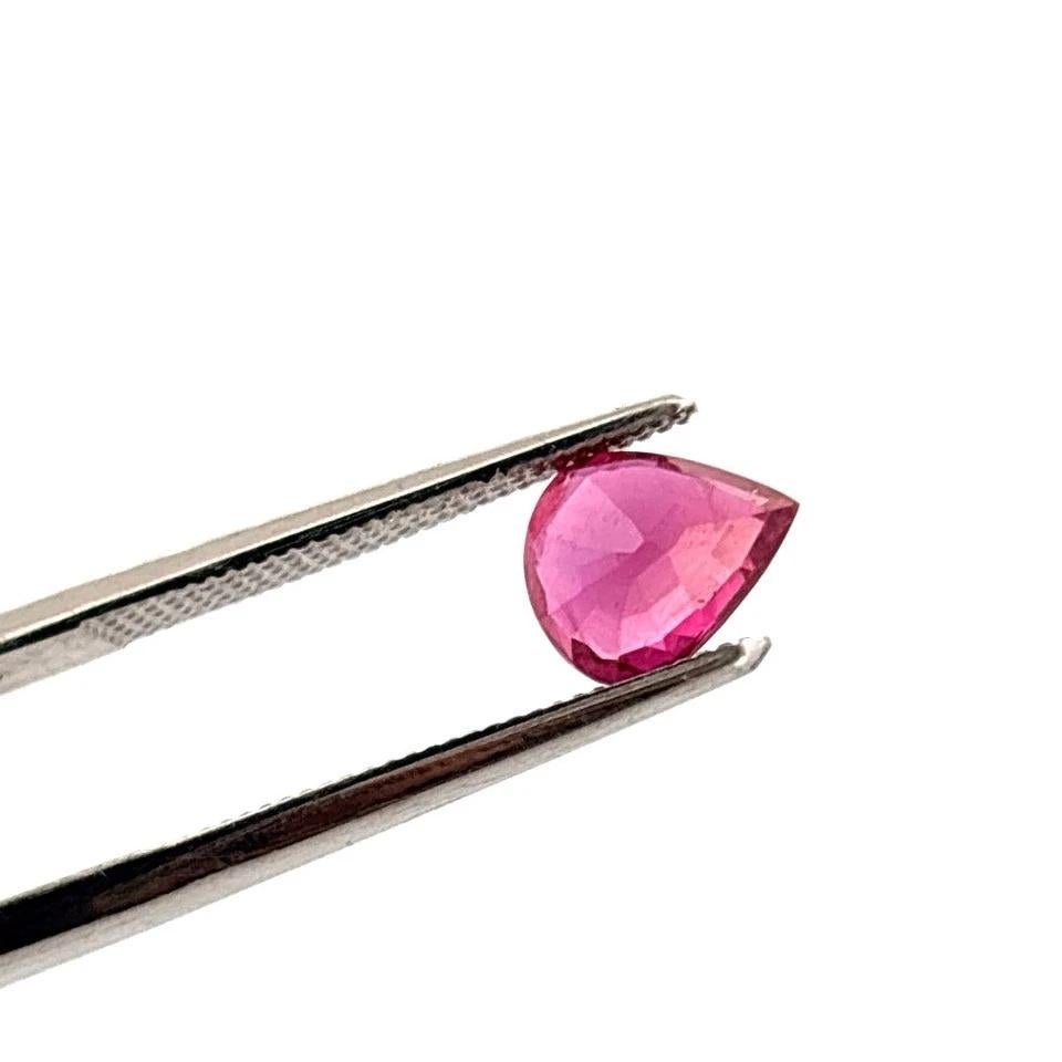 Natural Pear Shaped 1.36CT Loose Heated Red Ruby Corte pera en venta