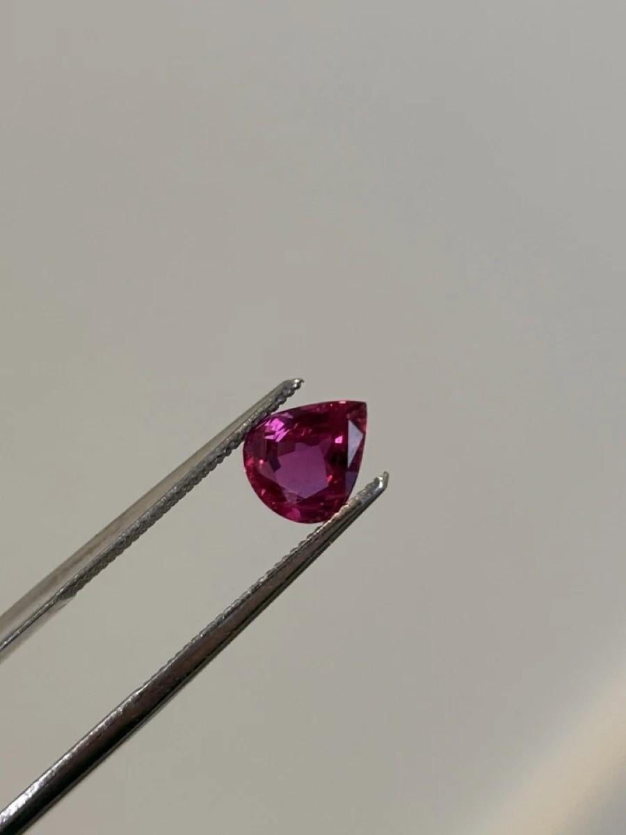 De las mujeres Natural Pear Shaped 1.36CT Loose Heated Red Ruby en venta